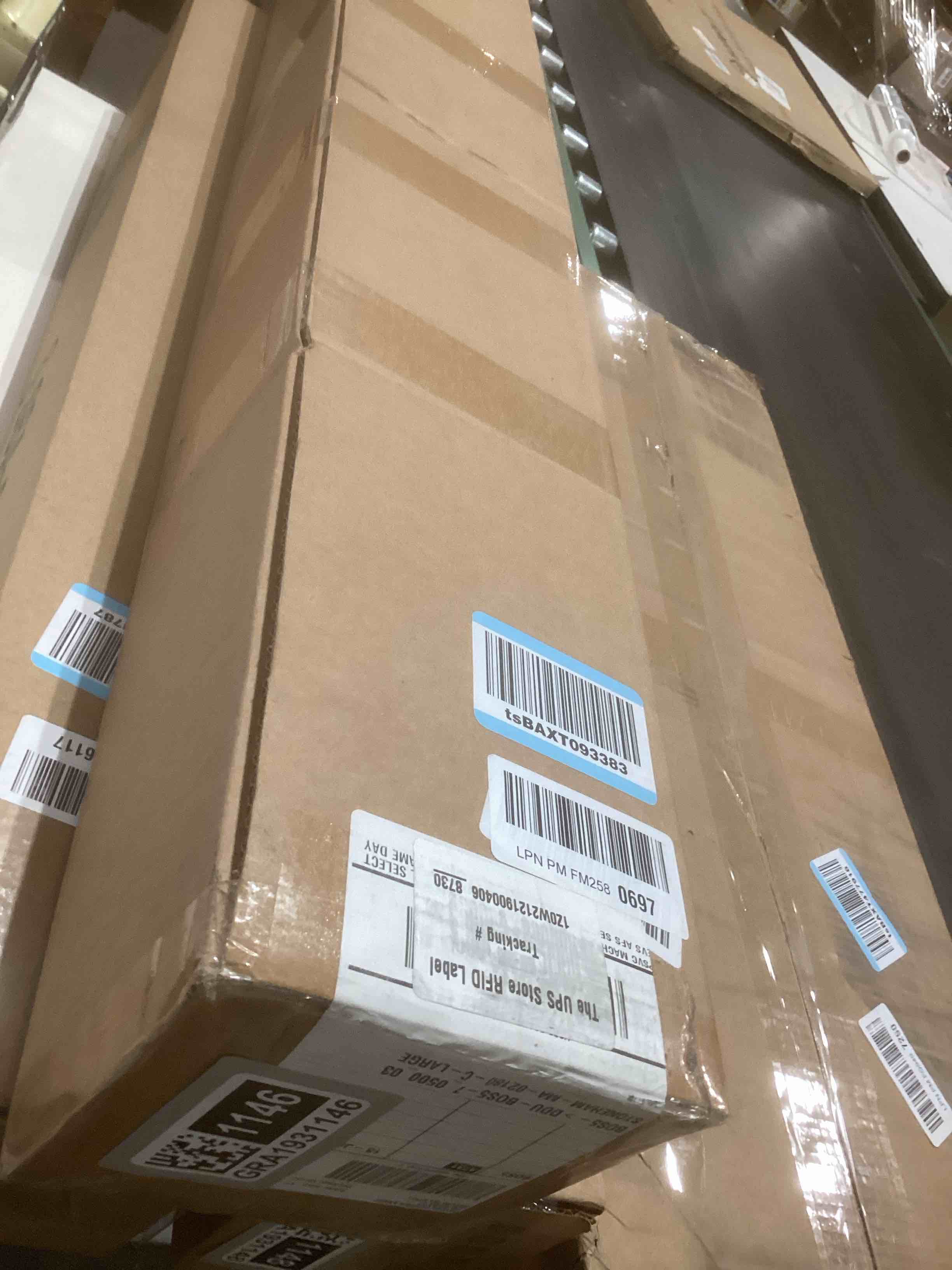 Condition photo showing As Is for FengYu 330lbs Roof Rack Cross Bars Compatible with Audi Q7 2016-2026 (with Side Rails), Heavy Duty Lockable Rooftop Aluminum Crossbar Black Car Carrier Luggage