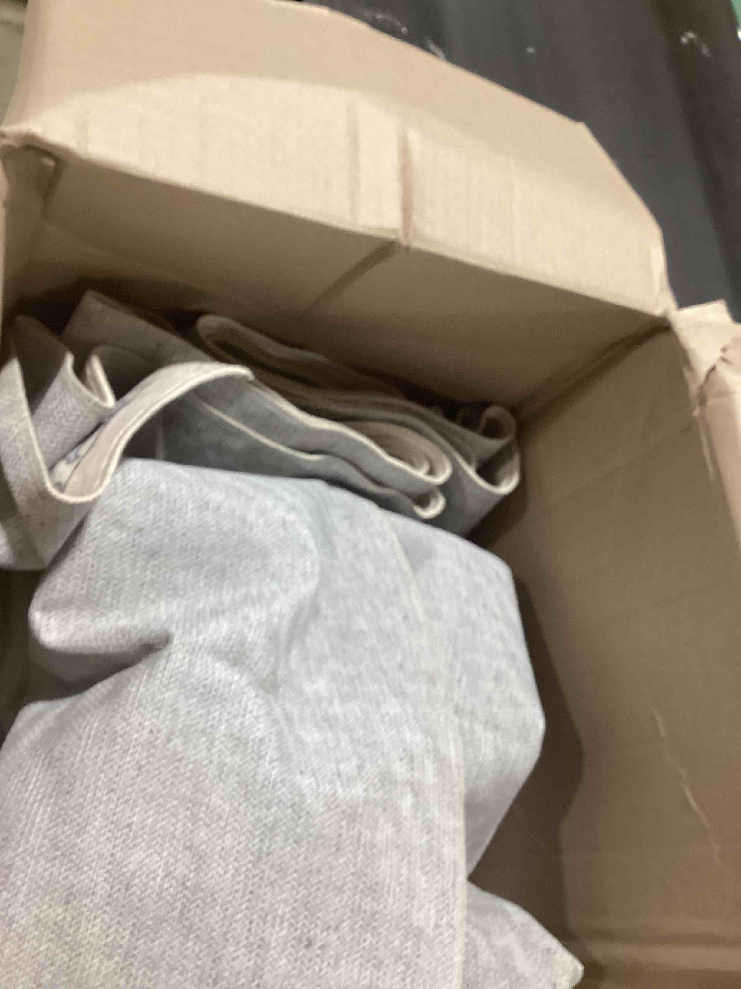 Condition photo showing Good Condition for SIMILAR TO…8x10 Area Rugs for Living Room, Washable Vintage Boho Neutral Medallion Rug Non Slip Low Pile Floor Carpet for Bedroom Dining Room Home Office (Beige, 8'x10') Beige 8' x 10' (Rectangular)