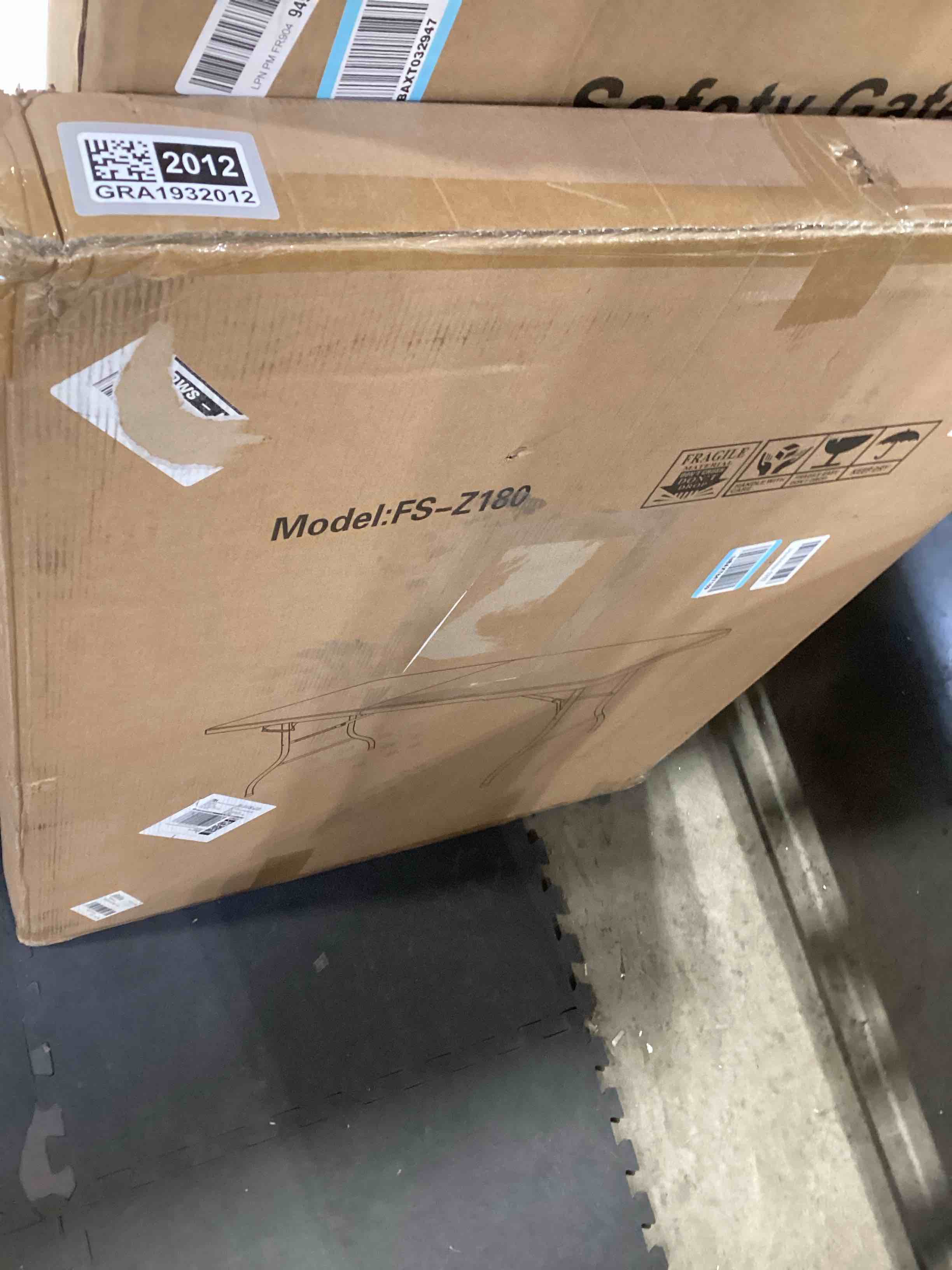 Condition photo showing Good Condition for Bblife 6FT Folding Tables Heavy Duty White Foldable Table, Multi-Functional Fold up Table for Outdoor Camping Picnic Parties, Indoor Events Training with 330lbs Static Weight Capacity White 6FT