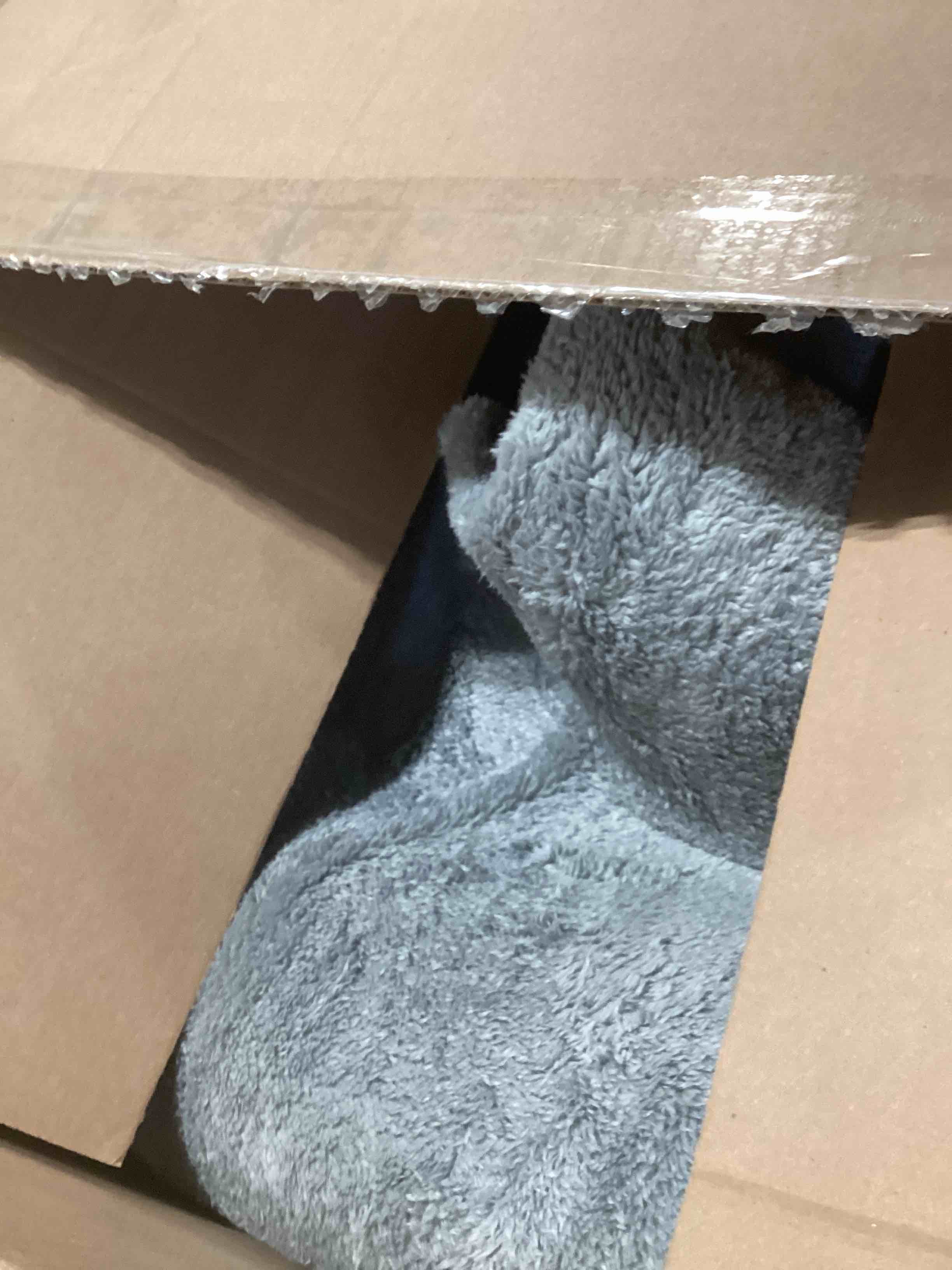 Condition photo showing Good Condition for SIMILAR TO..Large Area Rugs for Living Room Bedroom, 5x8 Feet Grey Rug, Minimalist Modern Shag Rug, Soft Thick Comfy Memory Foam Indoor Carpet, Non-Slip Washable Rug for Boys Girls Dorm Nursery Room Home Decor Grey 5' x 8' (Rectangular)