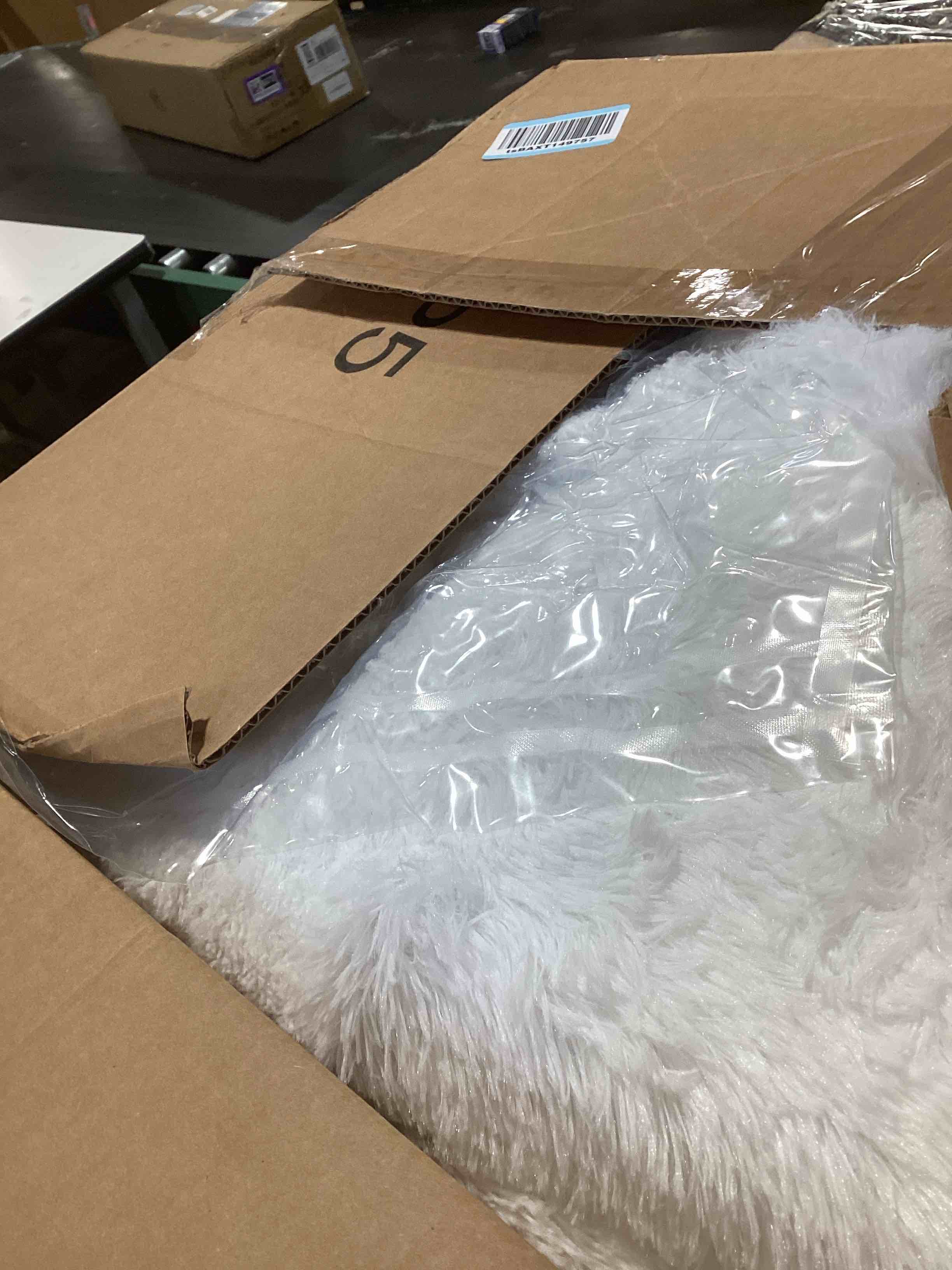 Condition photo showing Good Condition for Shag Rugs for Living Room White: 9x12 Shag Area Rugs for Living Room- 9x12 Large Soft Rugs for Bedroom- Fuzzy Plush Modern Carpets for Kids Room (White, 9x12 Feet White 9' x 12' (Rectangular)