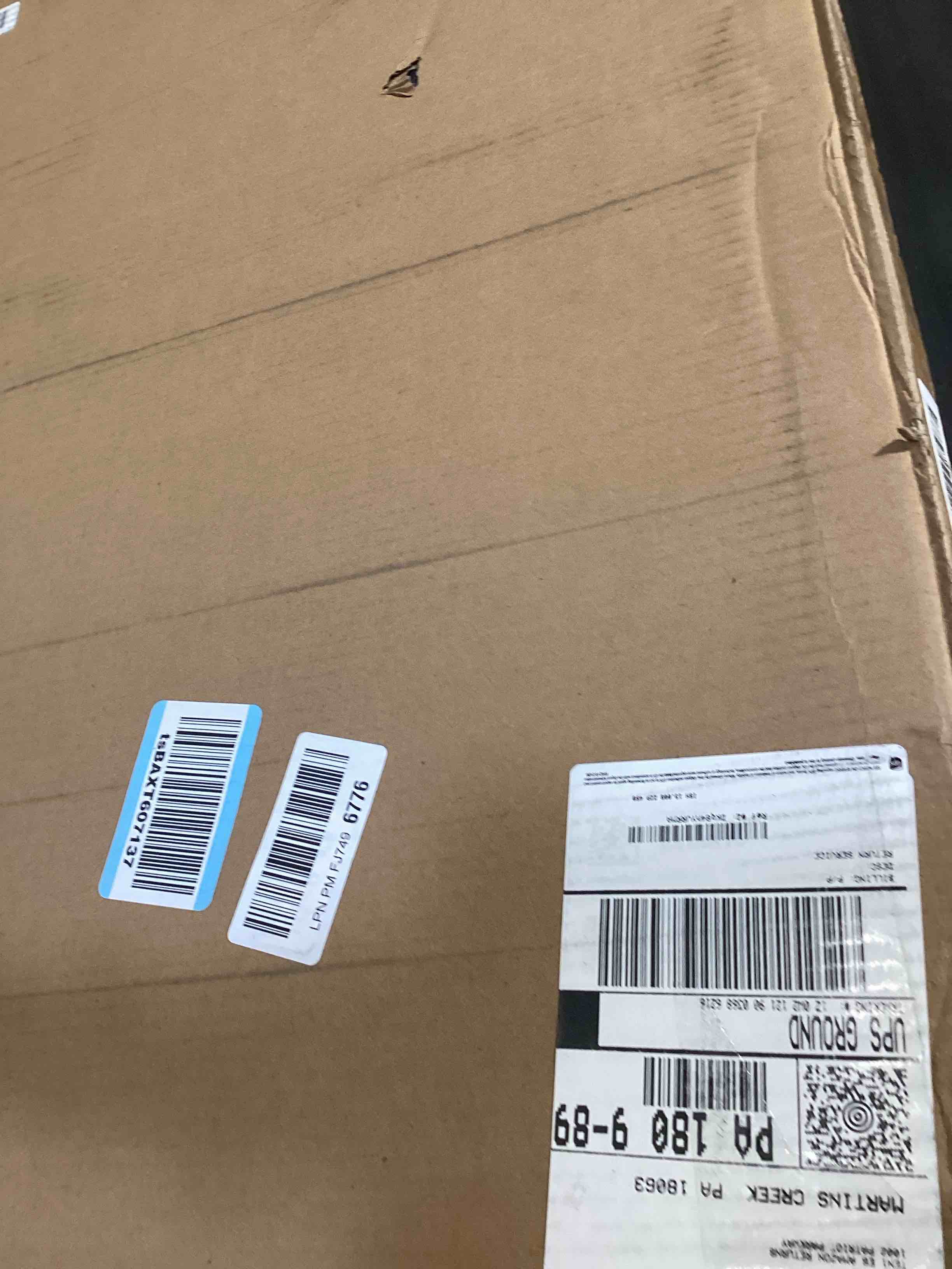 Condition photo showing As Is for Ultra-thin 31.4 x 23.6in Portable Aluminum Card Display Case with Felt Tote Bag, High-transparency Acrylic, 3 Anti Theft Locks, Sports Trading Card Show Case for Collectible Cards Jewelry Jersey-Black