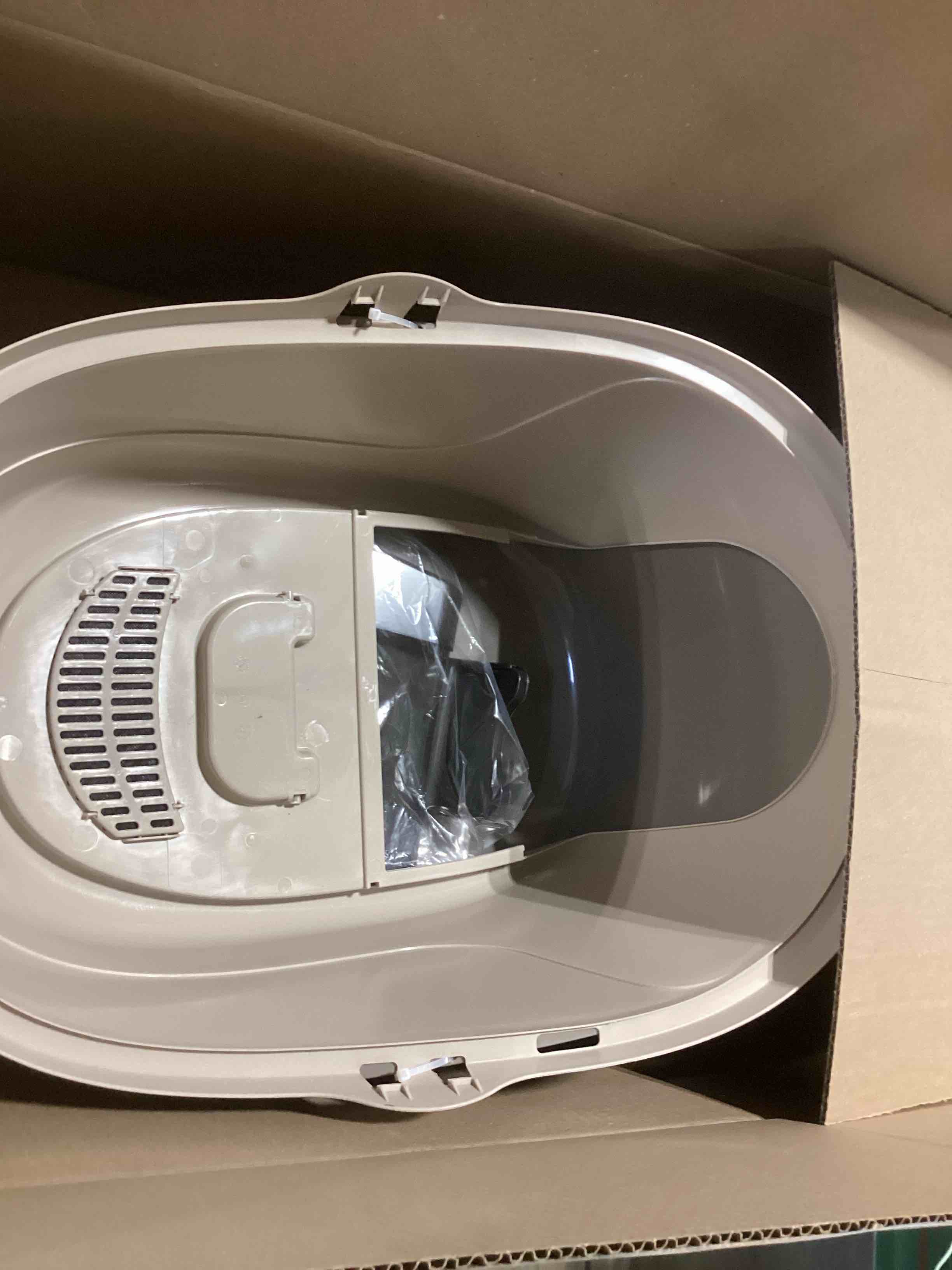 Condition photo showing Good Condition for Amazon Basics No-Mess Hooded Cat Litter Box, Standard, Multicolor, 21 in x 16 in x 15 in