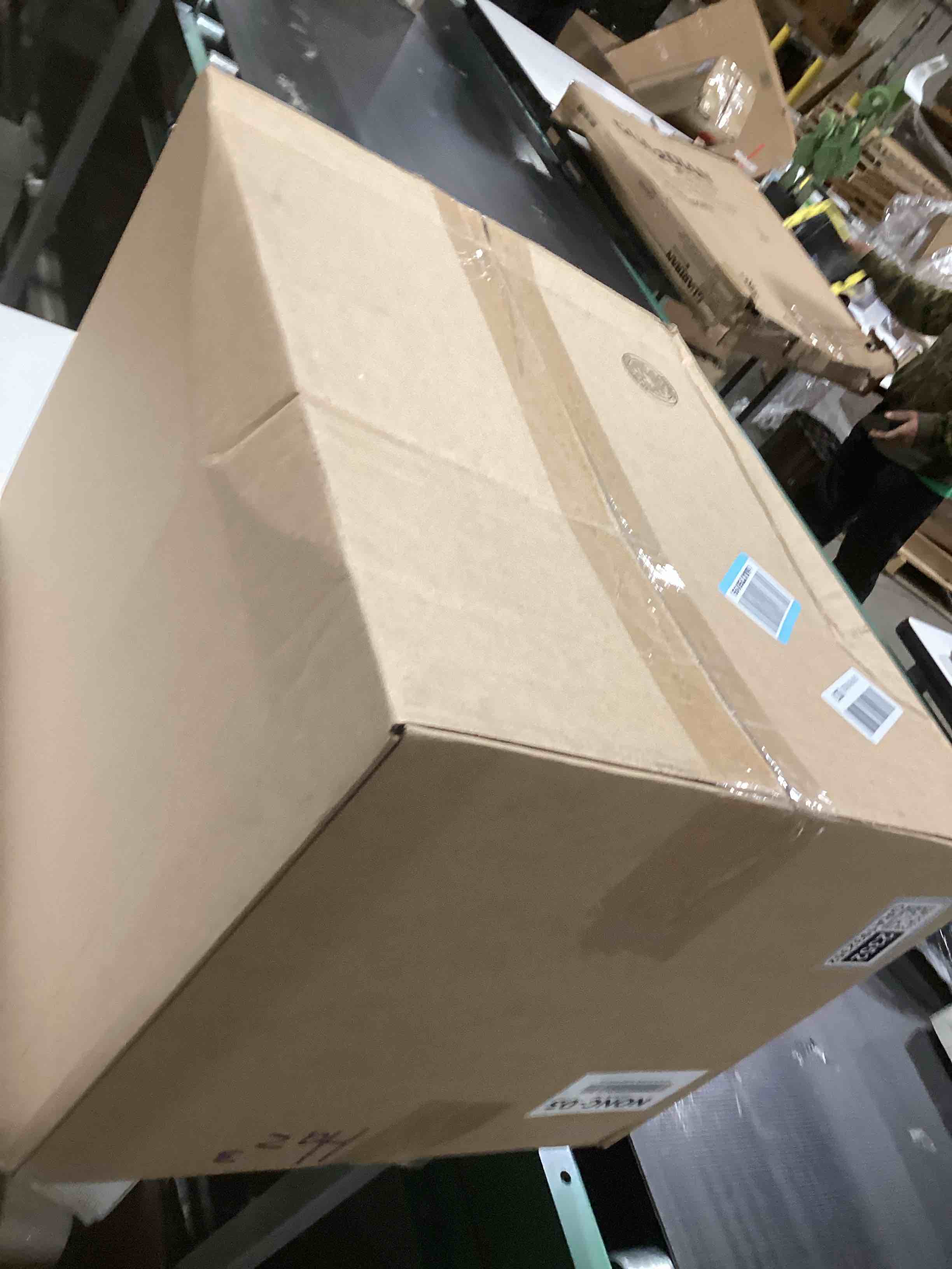 Condition photo showing Good Condition for Loloi Chris Loves Julia Darla Collection PCJ0025 Olive 18'' x 18'' Cover w/Down Pillow