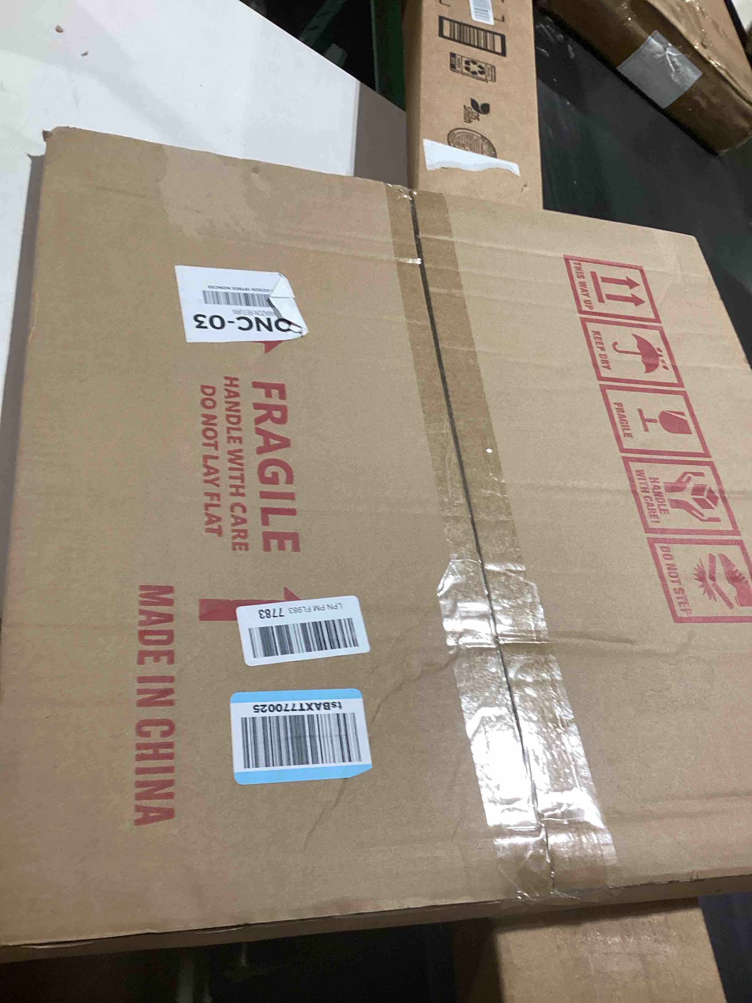 Condition photo showing Good Condition for LaVie Home 20 x 20 Picture Frame, Square Poster Frame with High Definition Plexiglass, Horizontal or Vertical Wall Gallery Poster Frames Suitable for Photos, Artworks, Posters,Puzzle, Gold 1pc 20x20 Gold