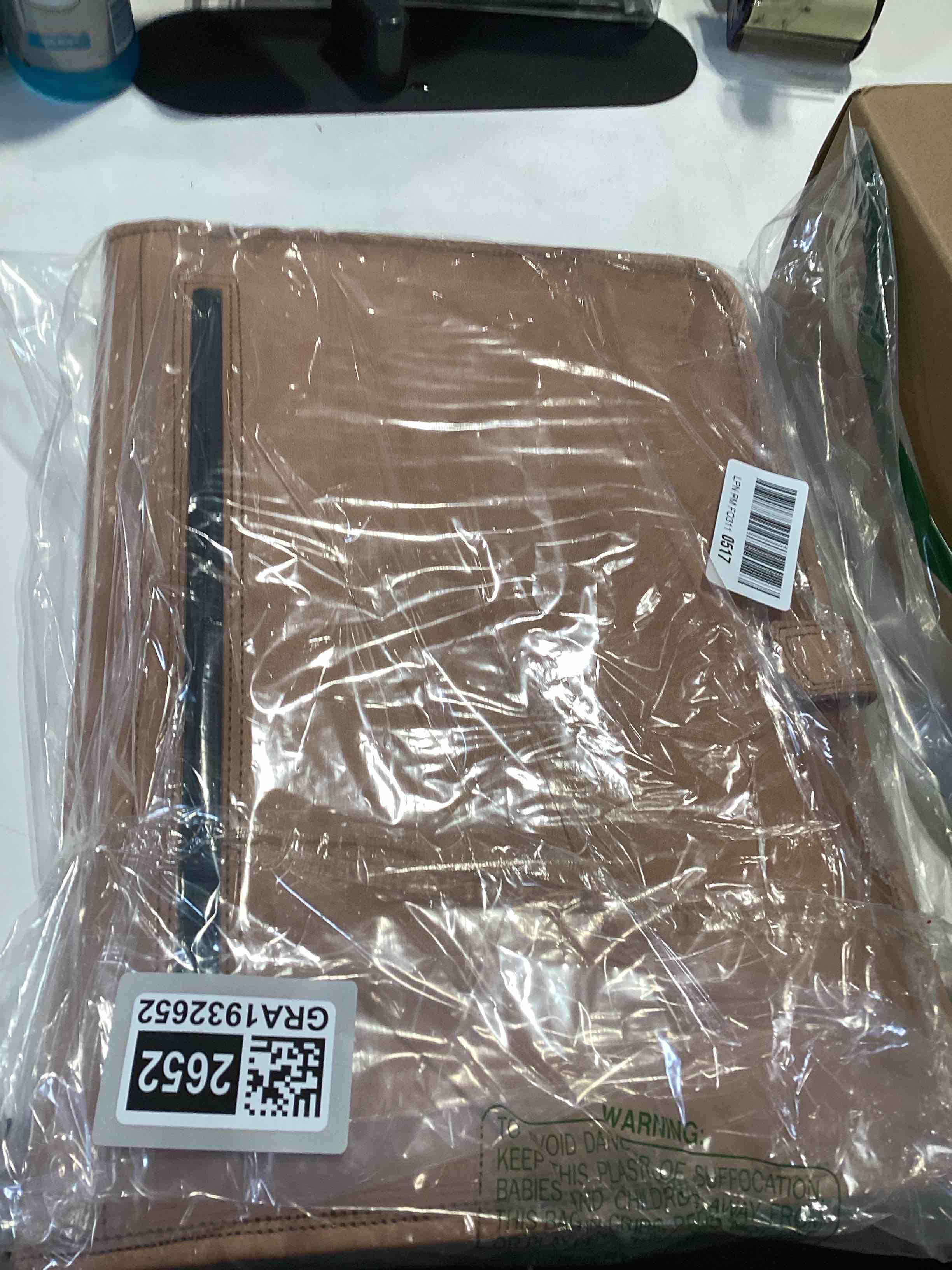 Condition photo showing Good Condition for cuero Leather Messenger Bag for Men, 18 Inch Laptop Crossbody, Handmade Leather Shoulder Satchel Bag for Men, Full Grain Business Briefcase for Office/Work/Travel - Vintage Brown 18 inch Large