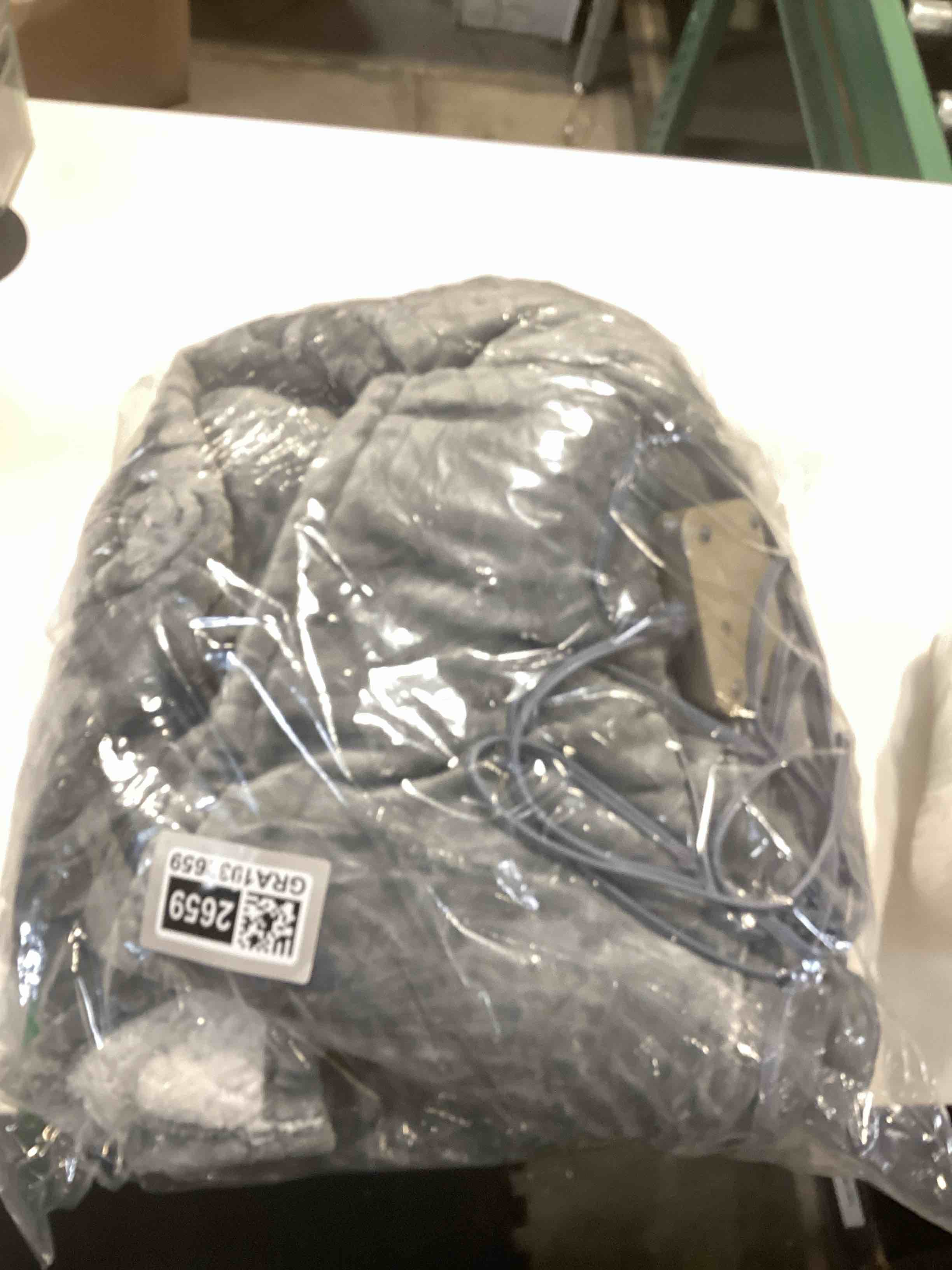Condition photo showing Good Condition for SIMILAR TO..Bedsure Heated Blanket Throw Blanket - Fast Heating Electric Blanket, Soft Flannel Heated Throw with 4 Time Settings, 6 Heating Settings, Warm Gifts for Grandma & Grandpa & Seniors (50“x60”, Grey) 01 - Grey Throw