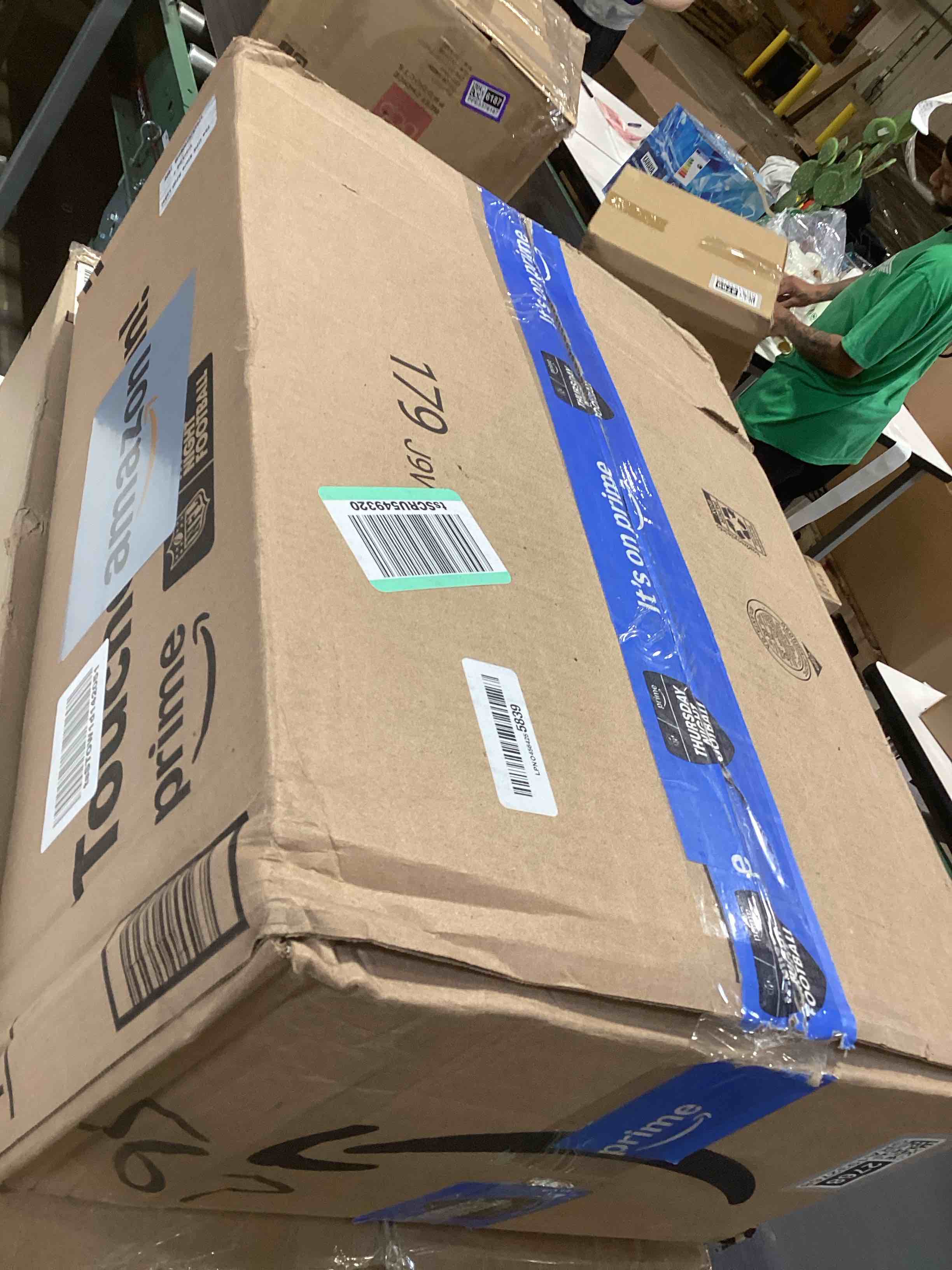 Condition photo showing Good Condition for Bedsure California King Comforter Set -Charcoal Grey Soft Bedding for All Seasons, Cationic Dyed Bed Set, 3 Pieces, 1 California King Size Comforter (104"x96") and 2 Pillow Shams (20"x36"+2") California King 03 - Charcoal Grey