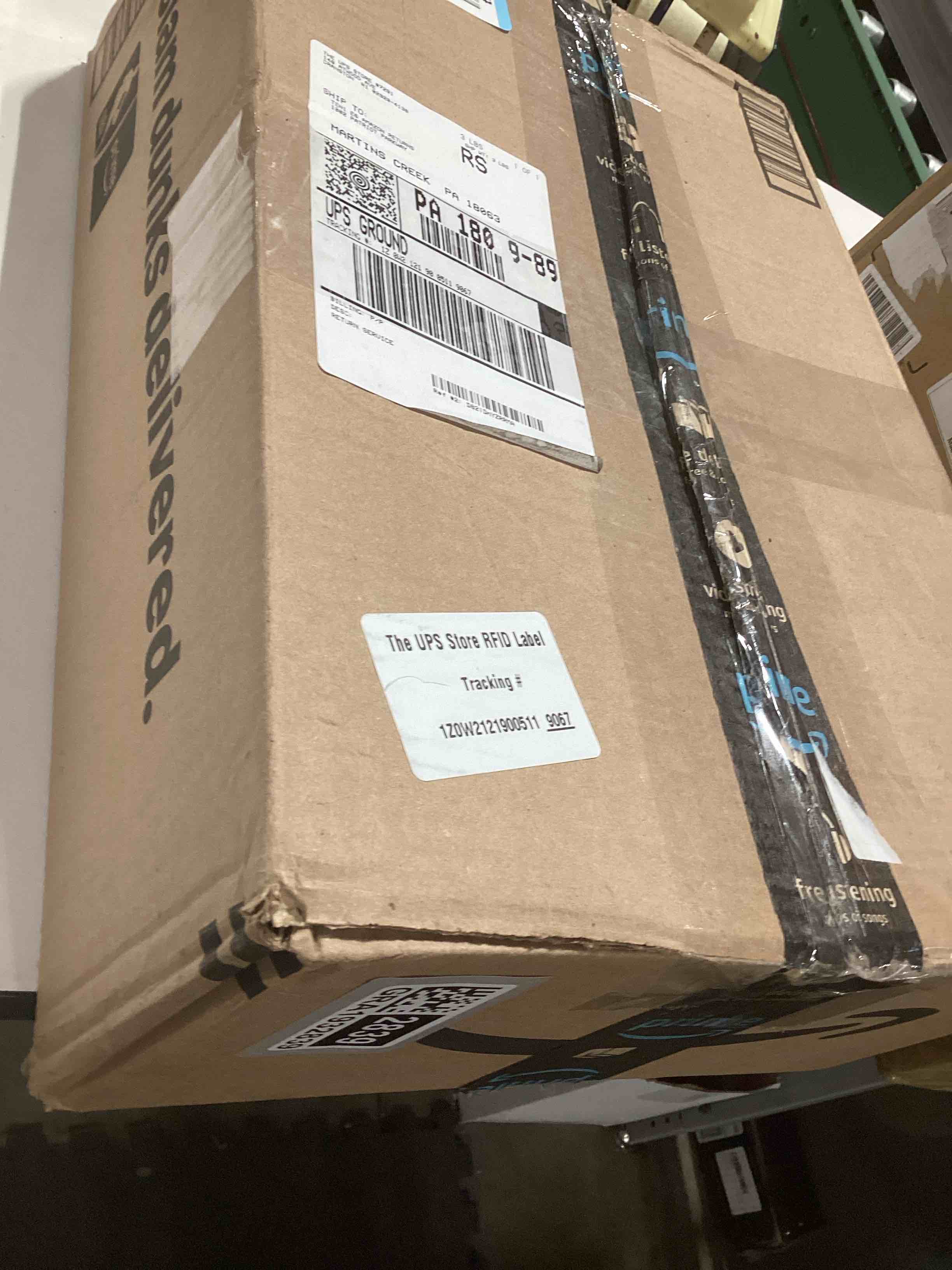 Condition photo showing Good Condition for Lacoste Heritage Bath Rug – Ultra Soft Quick-Dry Microfiber and Tufted, Super Absorbent with Non-Slip Backing, Signature Crocodile Embossed Design and Stylish Bathroom Mat 20"x32" – Navy Navy Blue