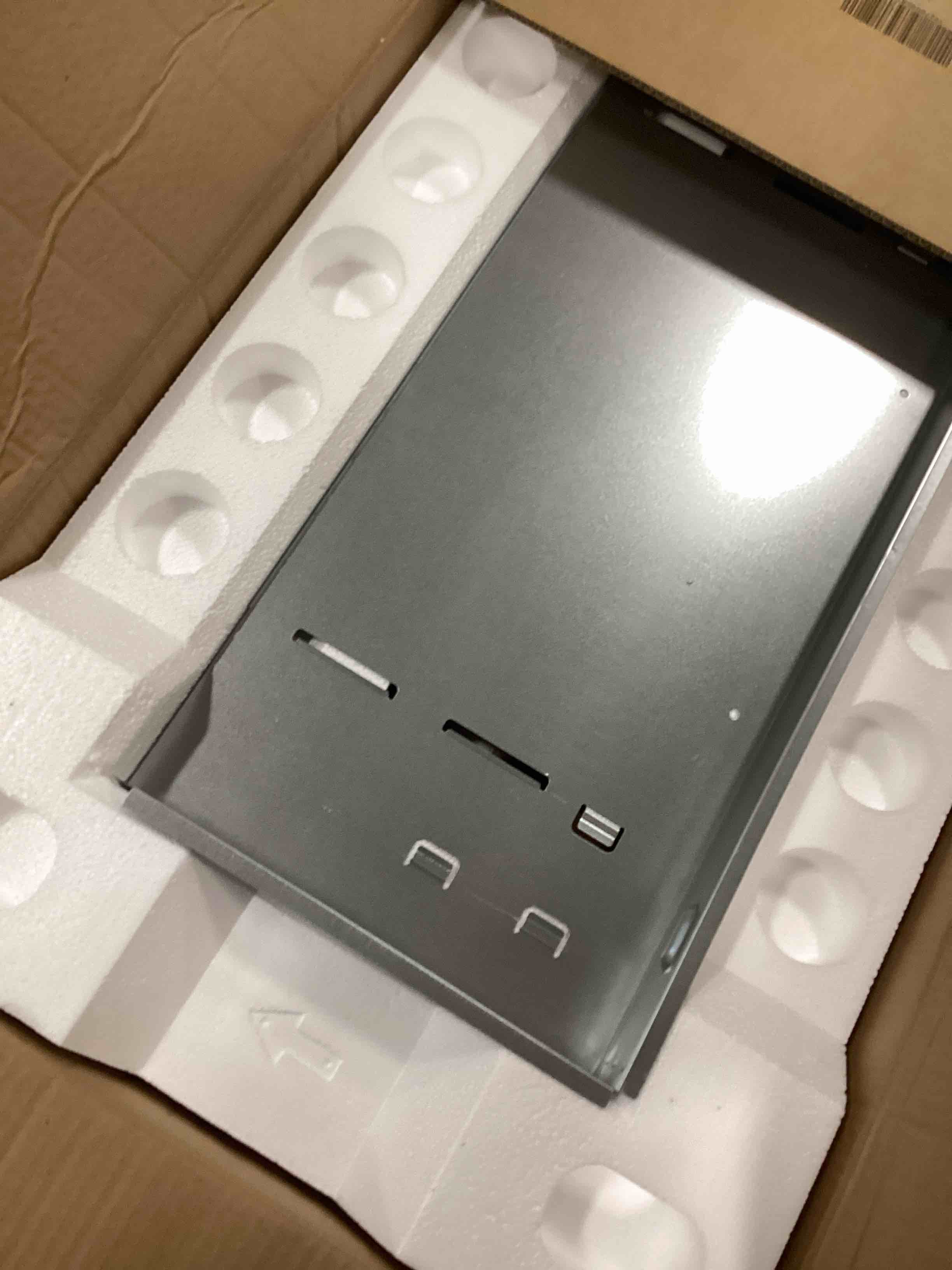 https://s3.amazonaws.com/lotting-images-prod/bidfta/GRA1939559_1748349616659.jpeg