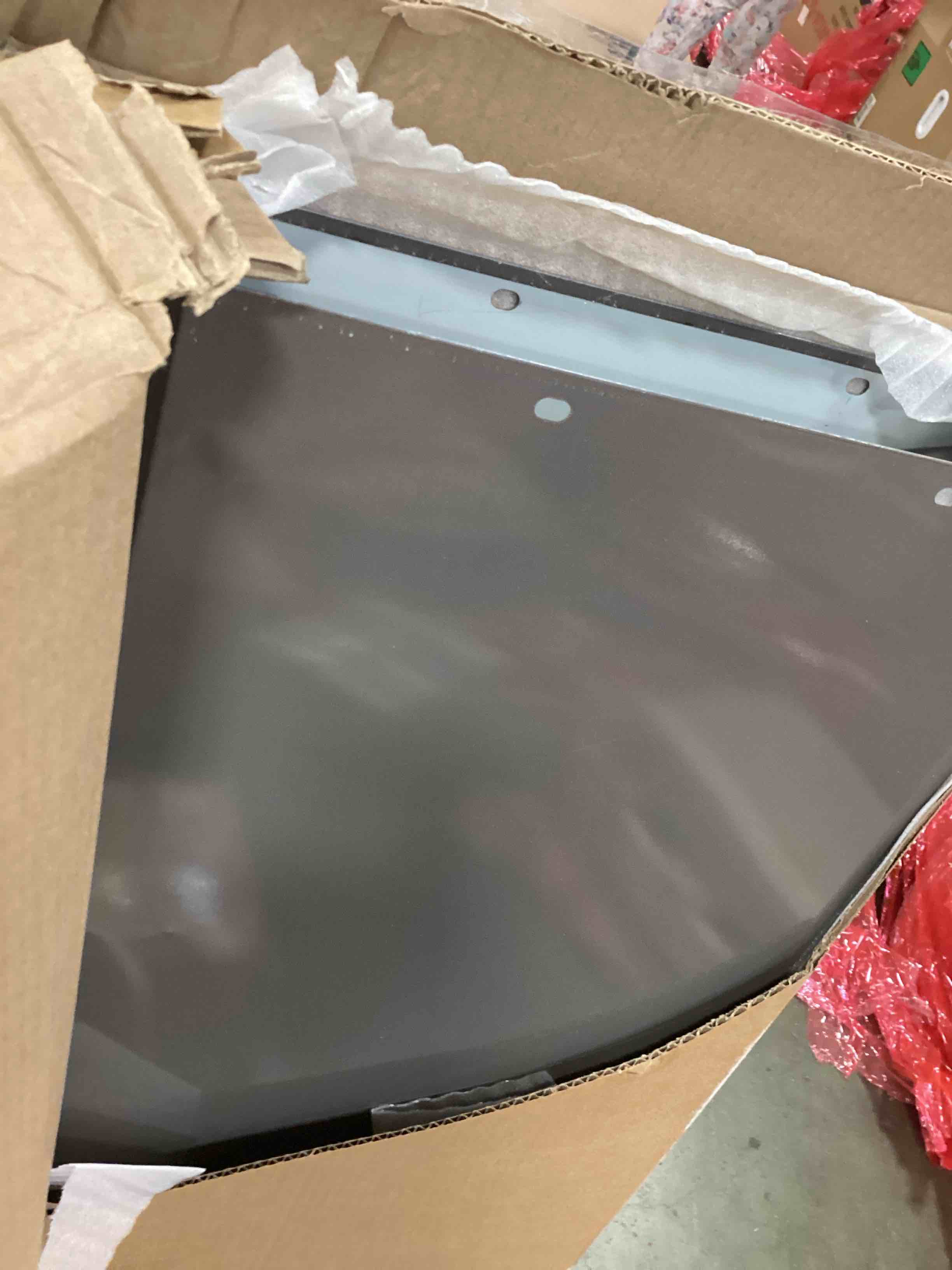 https://s3.amazonaws.com/lotting-images-prod/bidfta/GRA1939607_1748359186700.jpeg