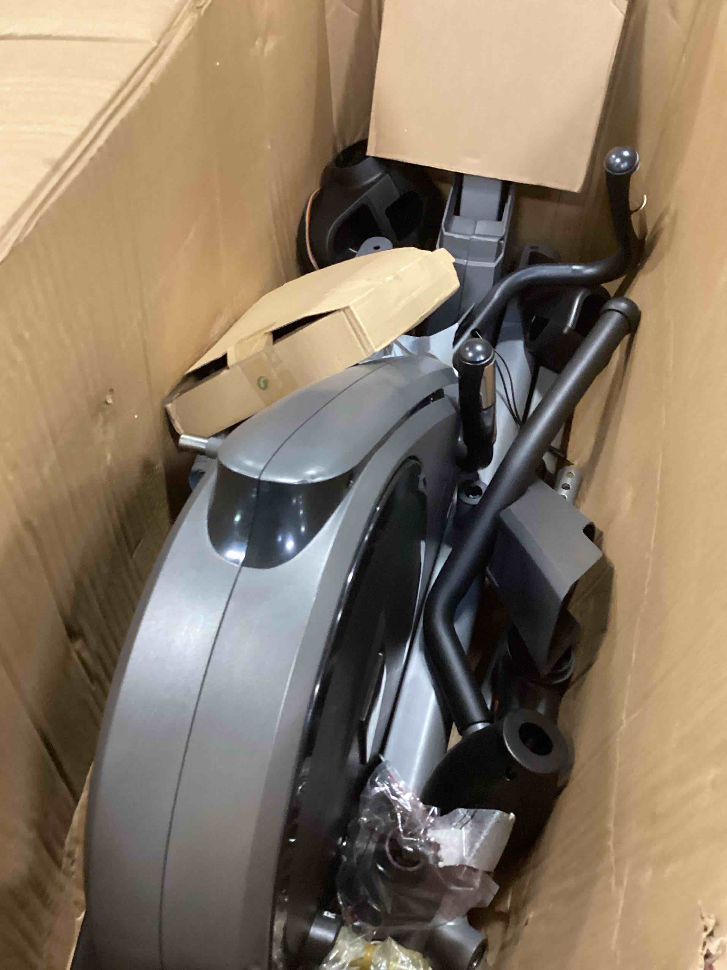 https://s3.amazonaws.com/lotting-images-prod/bidfta/GRA1939608_1748359651198.jpeg