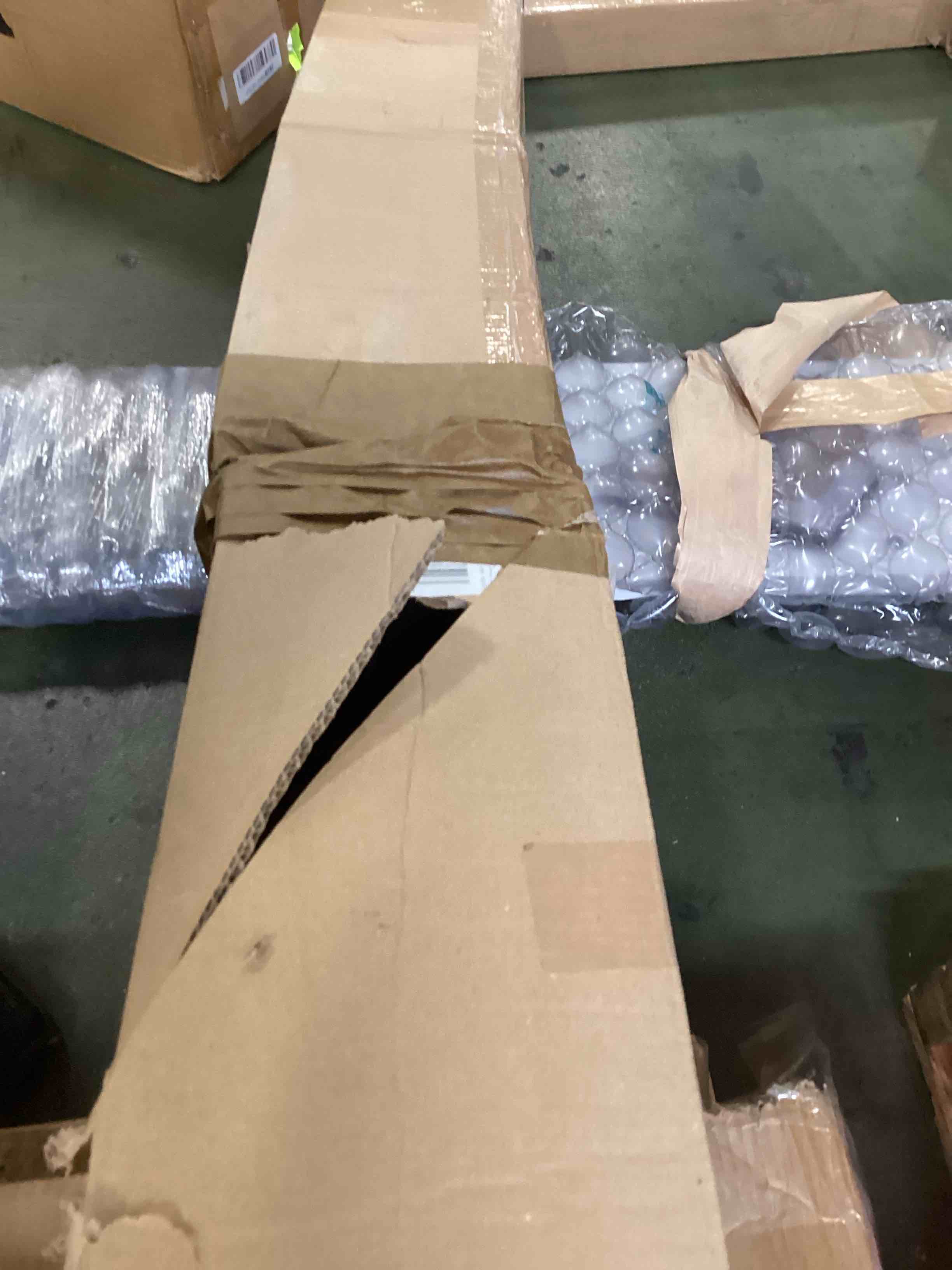 https://s3.amazonaws.com/lotting-images-prod/bidfta/GRA1940036_1748889464198.jpeg