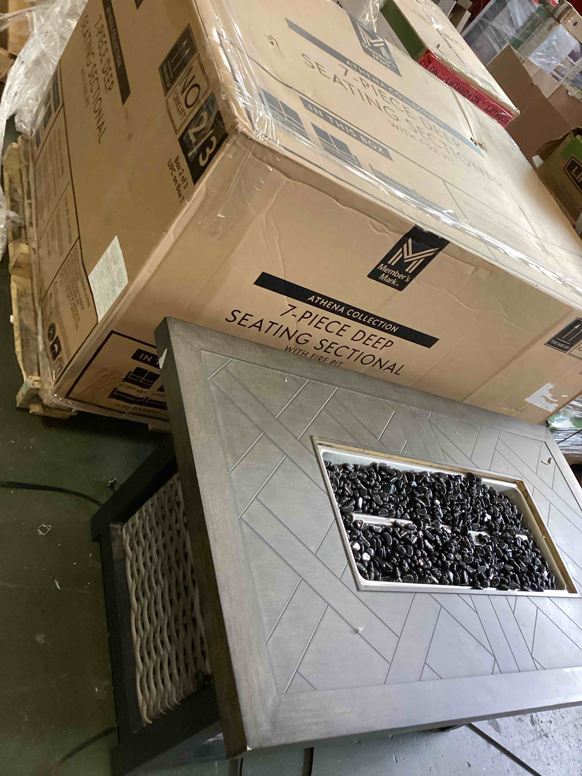 https://s3.amazonaws.com/lotting-images-prod/bidfta/GRA1940448_1749131001163.jpeg