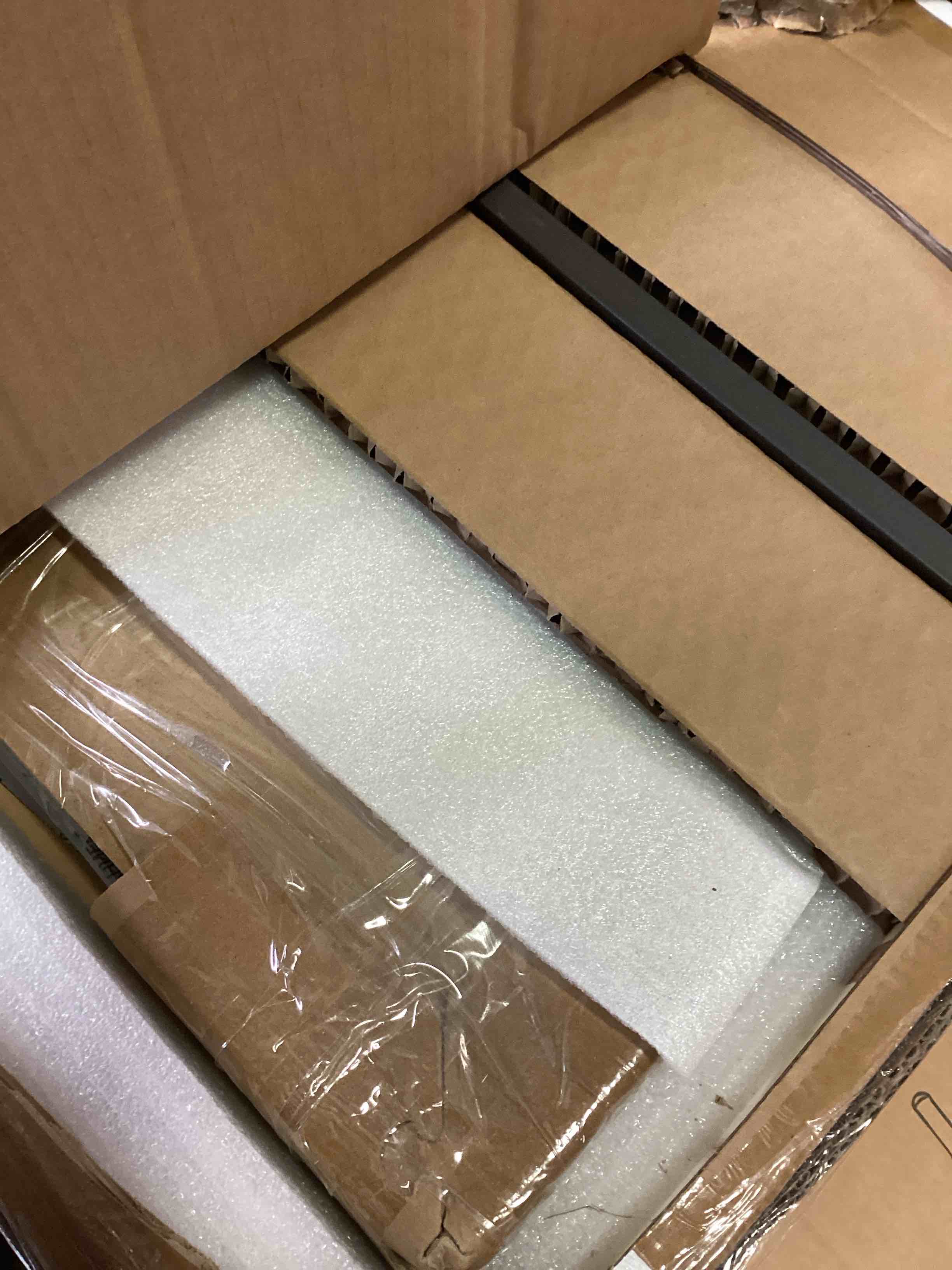 https://s3.amazonaws.com/lotting-images-prod/bidfta/GRA1940832_1749488233978.jpeg