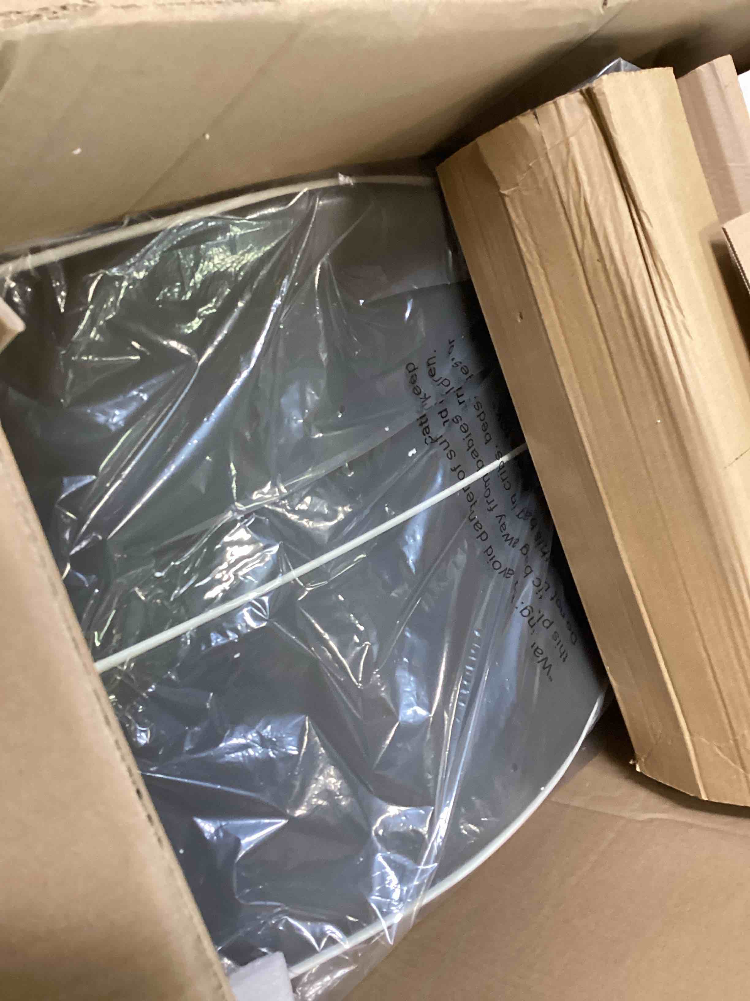 https://s3.amazonaws.com/lotting-images-prod/bidfta/GRA1940938_1749575608656.jpeg
