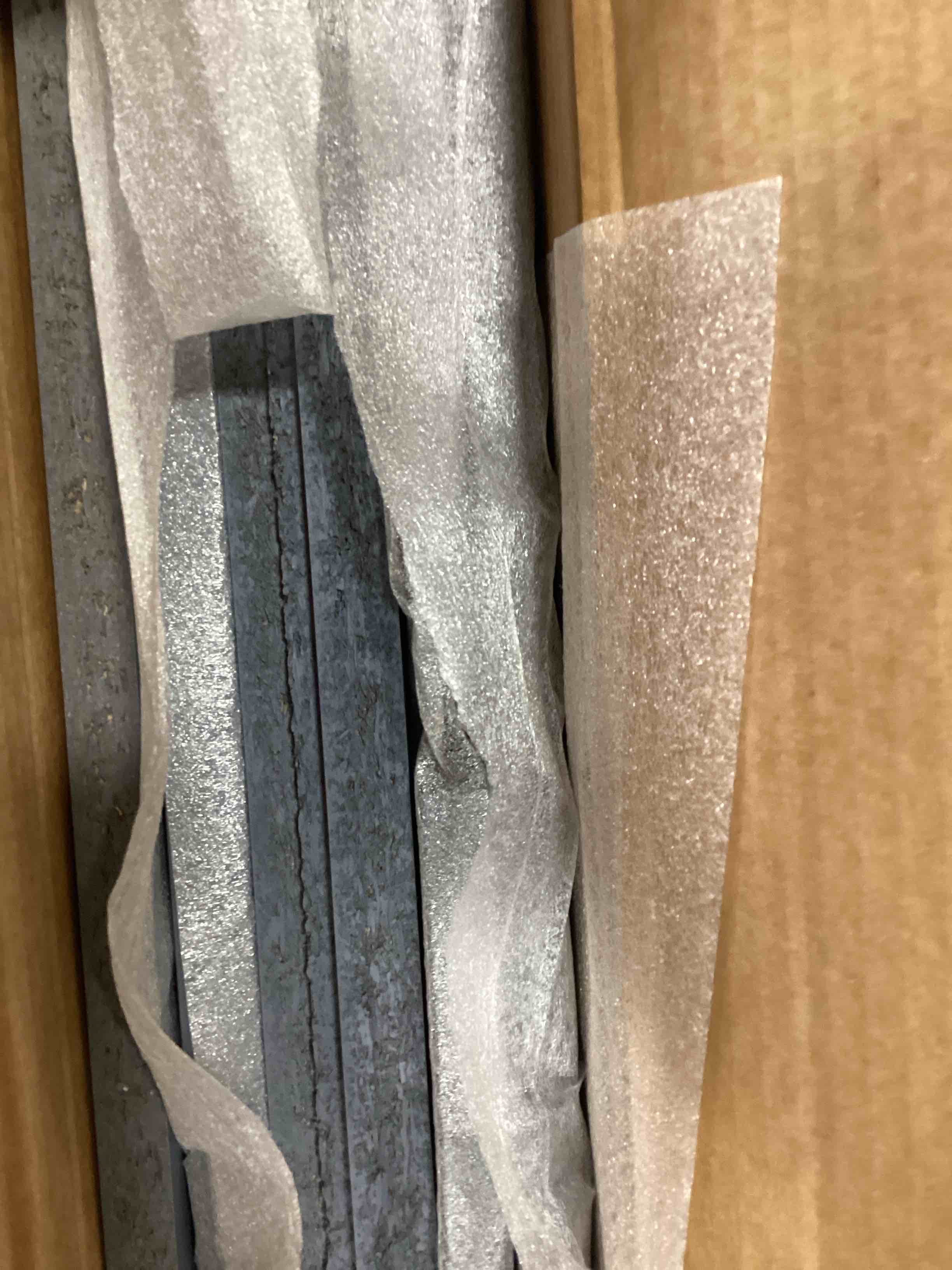 https://s3.amazonaws.com/lotting-images-prod/bidfta/GRA1941015_1749652557721.jpeg
