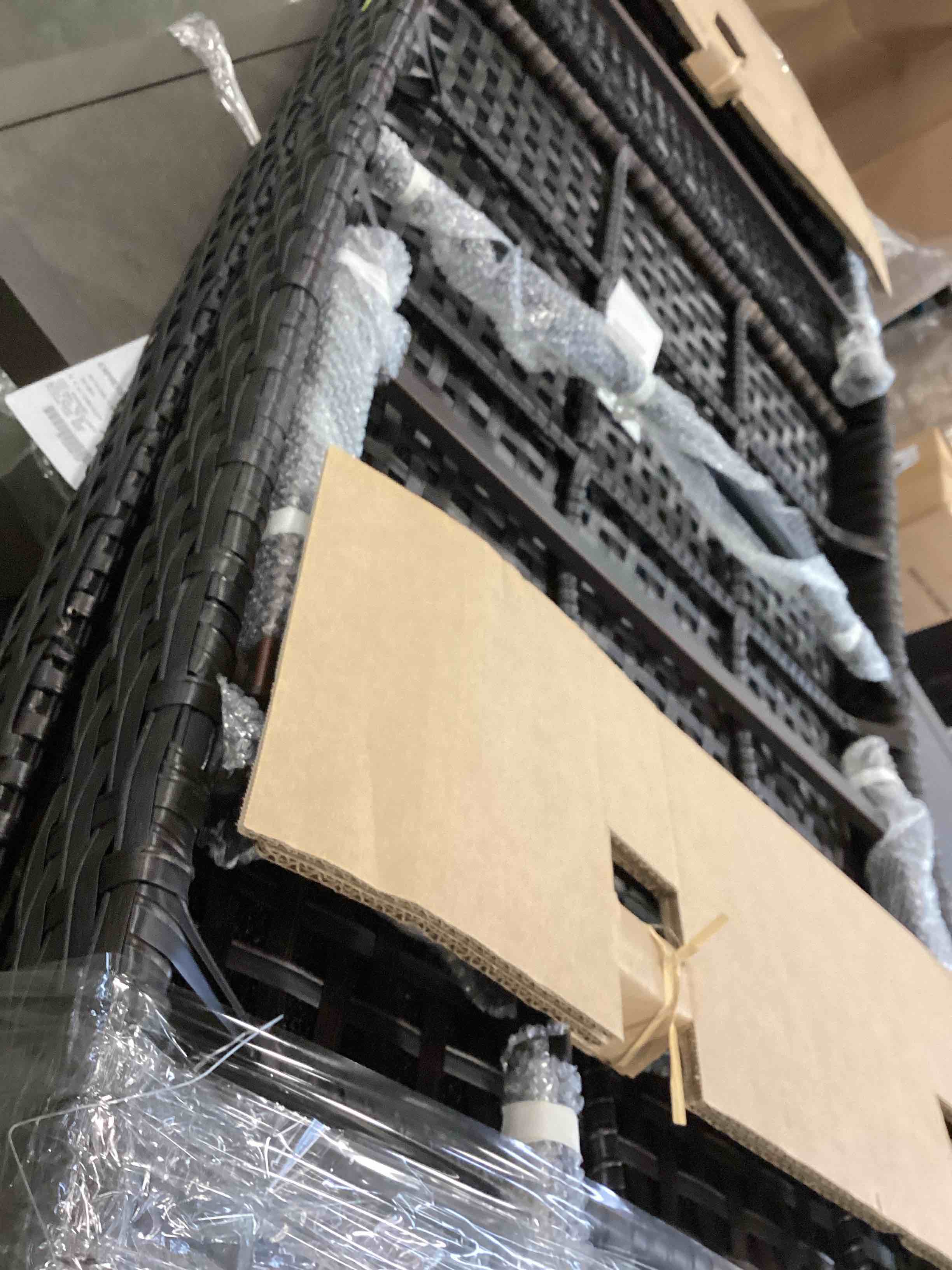 https://s3.amazonaws.com/lotting-images-prod/bidfta/GRA1941295_1749835009894.jpeg