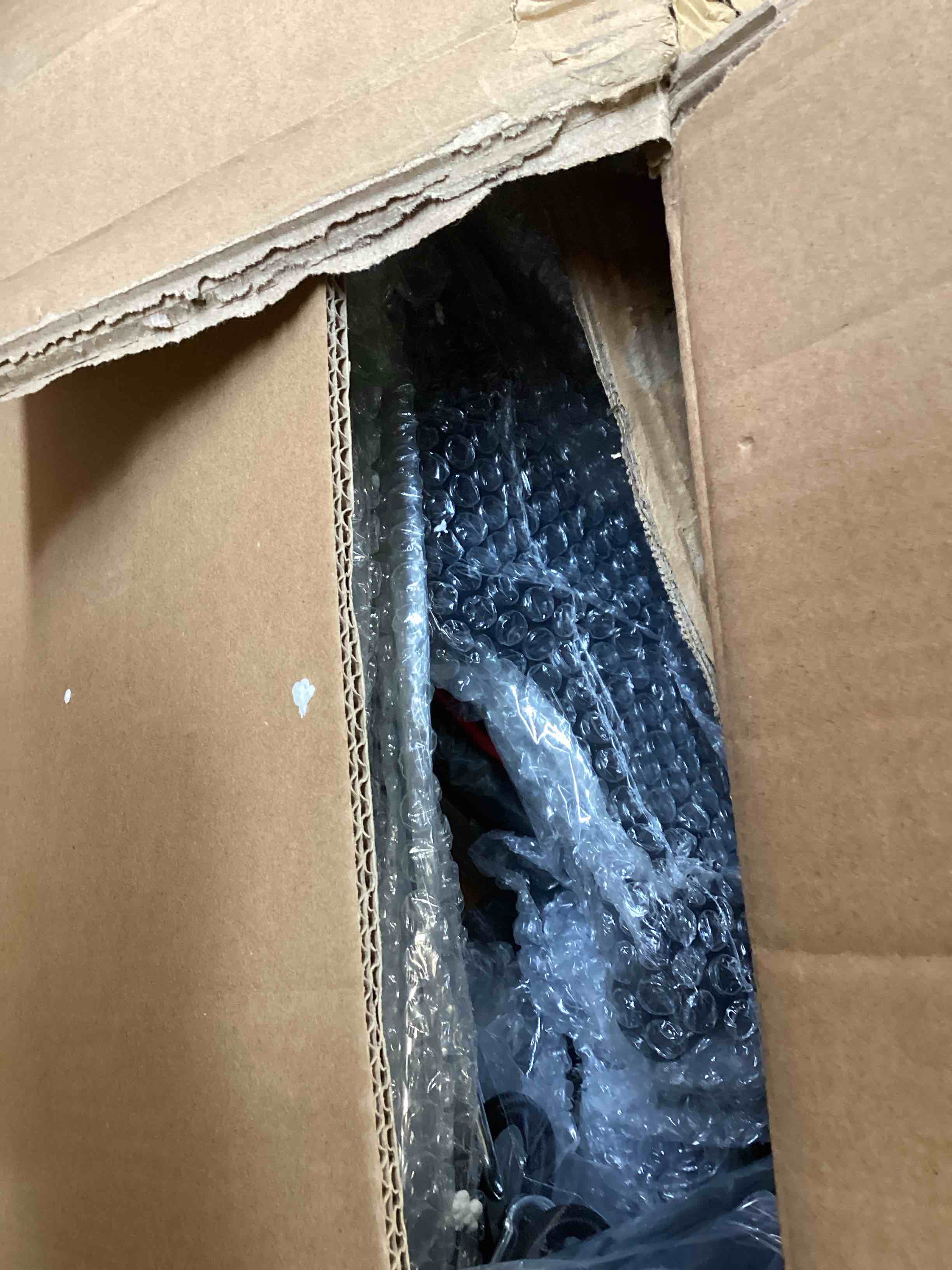 https://s3.amazonaws.com/lotting-images-prod/bidfta/GRA1941507_1750170371619.jpeg