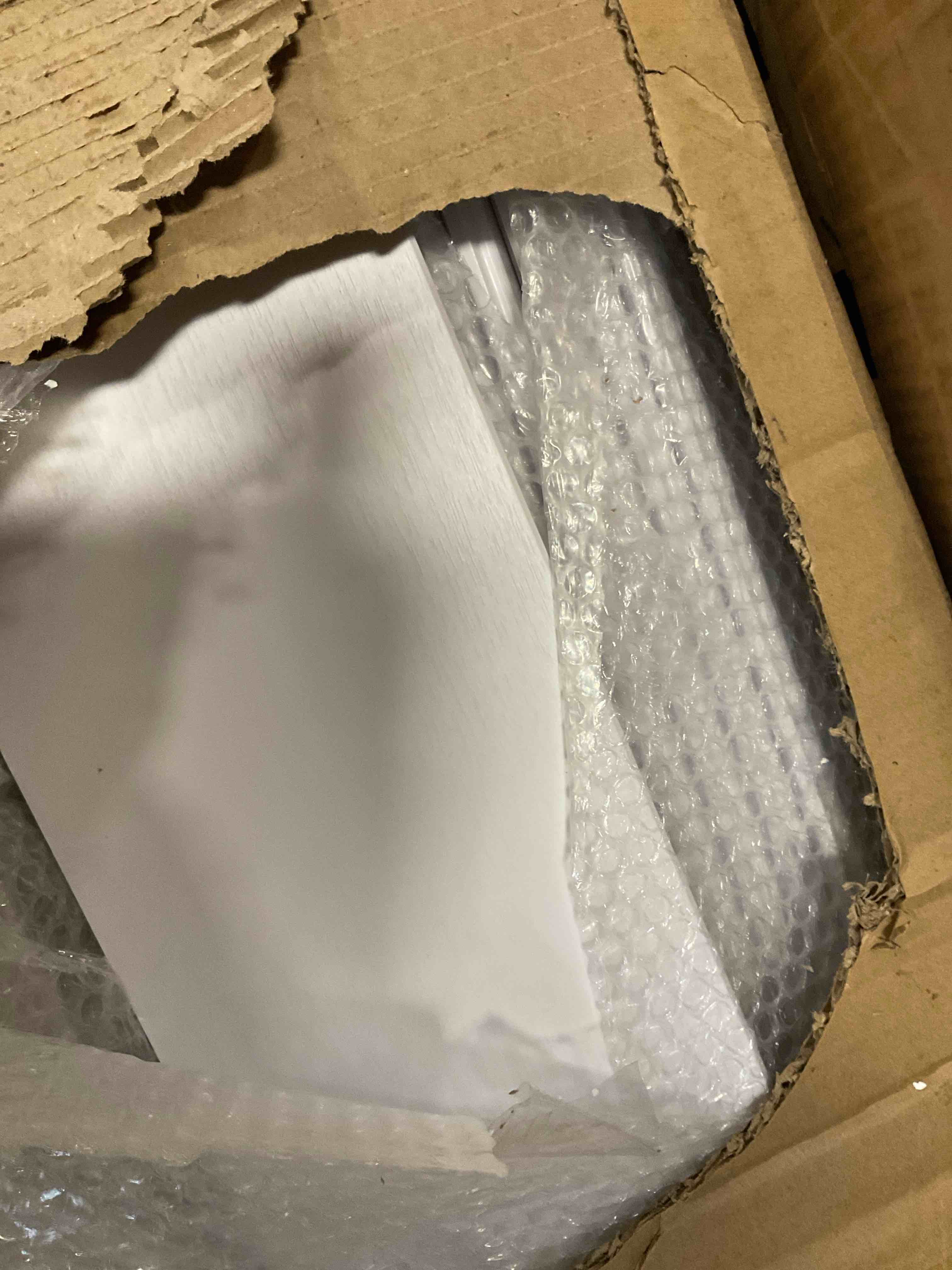 https://s3.amazonaws.com/lotting-images-prod/bidfta/GRA1941593_1750252533248.jpeg