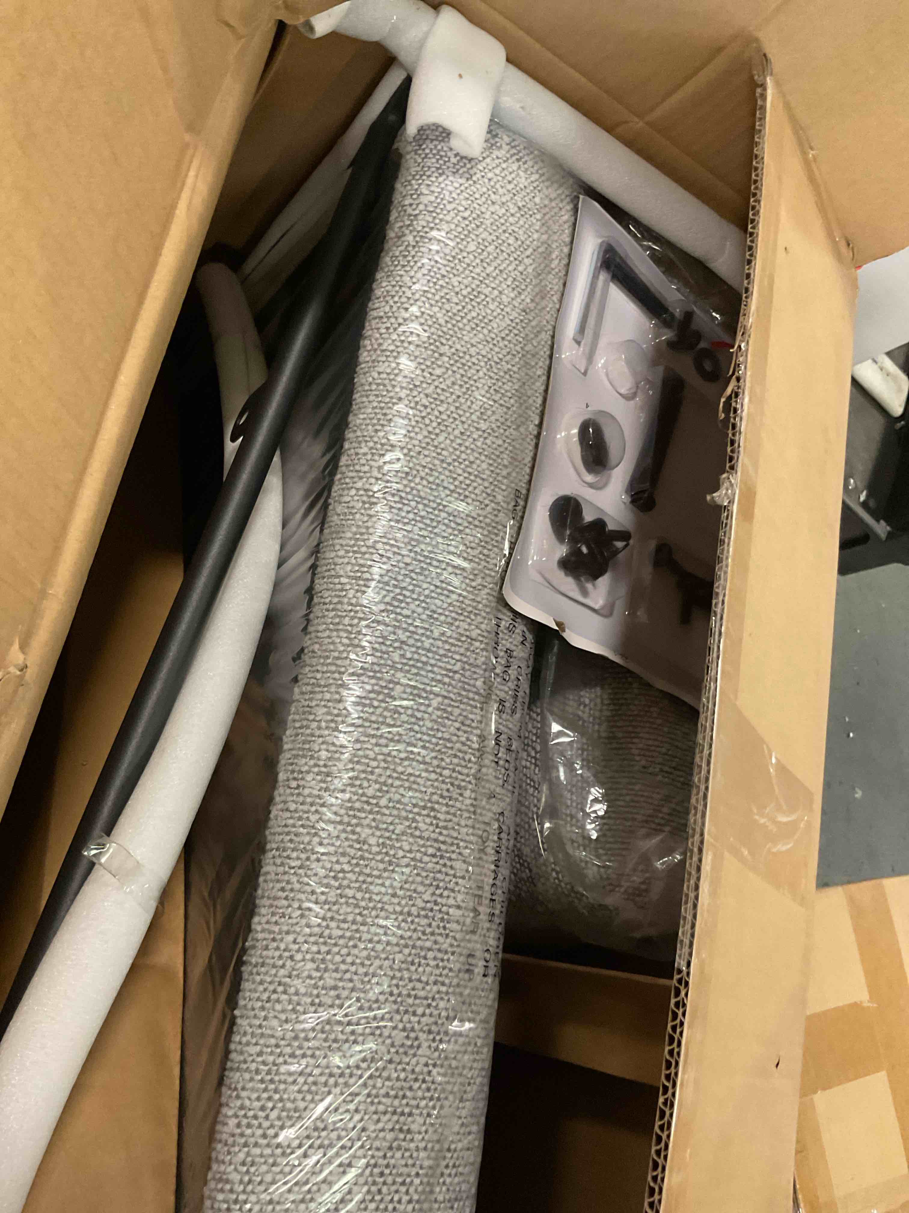 https://s3.amazonaws.com/lotting-images-prod/bidfta/GRA1941639_1750266585900.jpeg