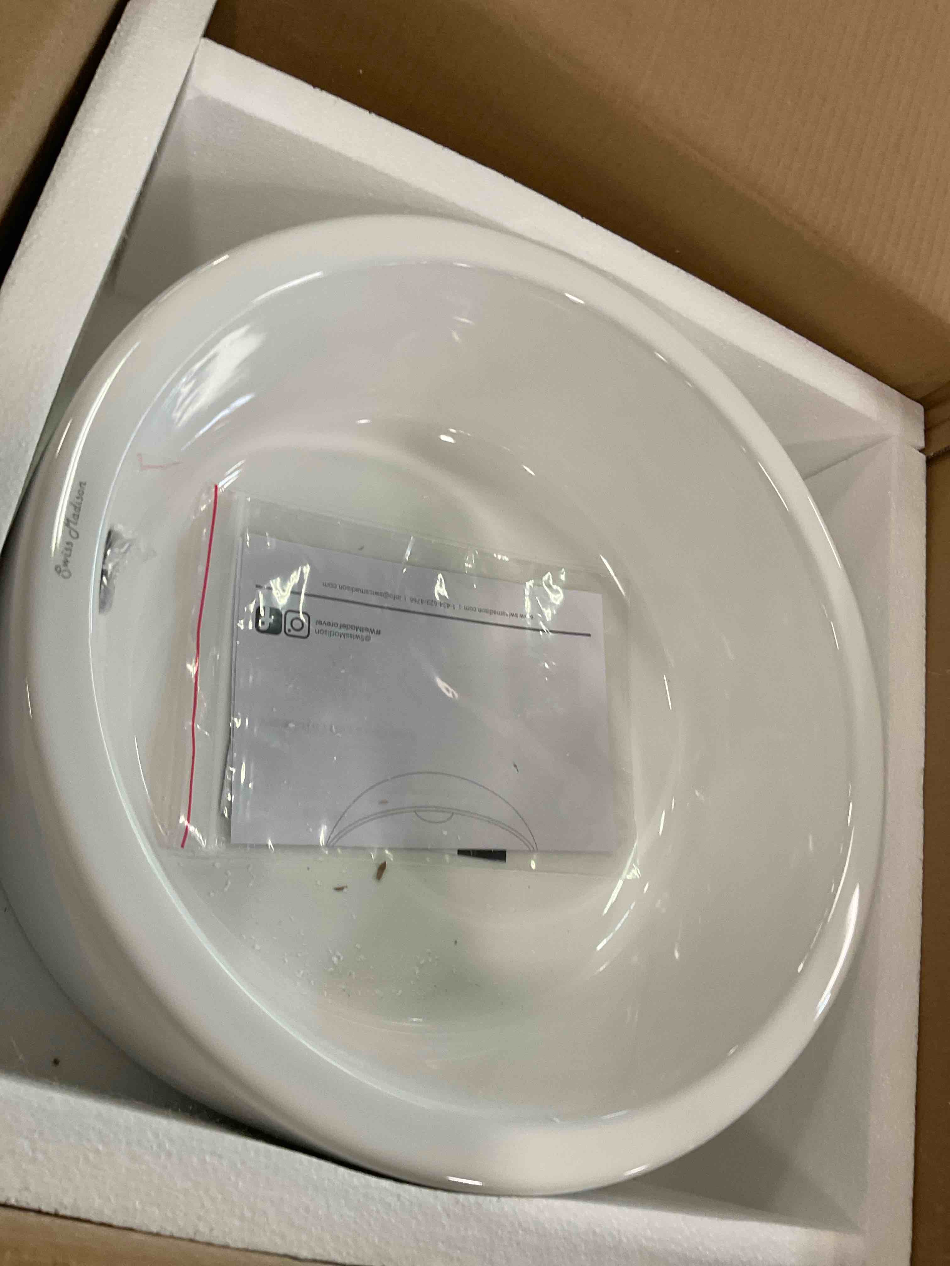 https://s3.amazonaws.com/lotting-images-prod/bidfta/GRA1941668_1750272389391.jpeg