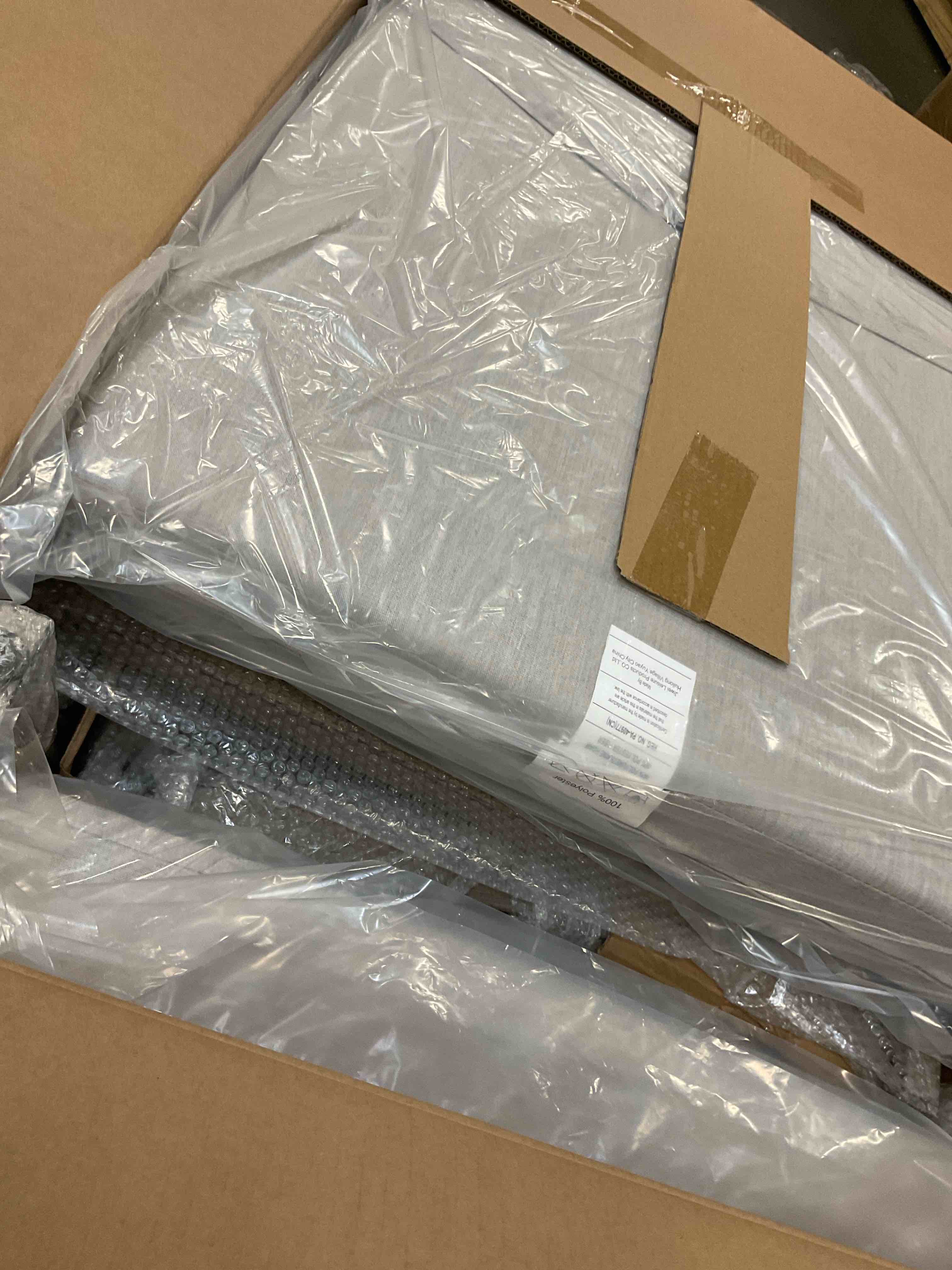 https://s3.amazonaws.com/lotting-images-prod/bidfta/GRA1941709_1750339159776.jpeg