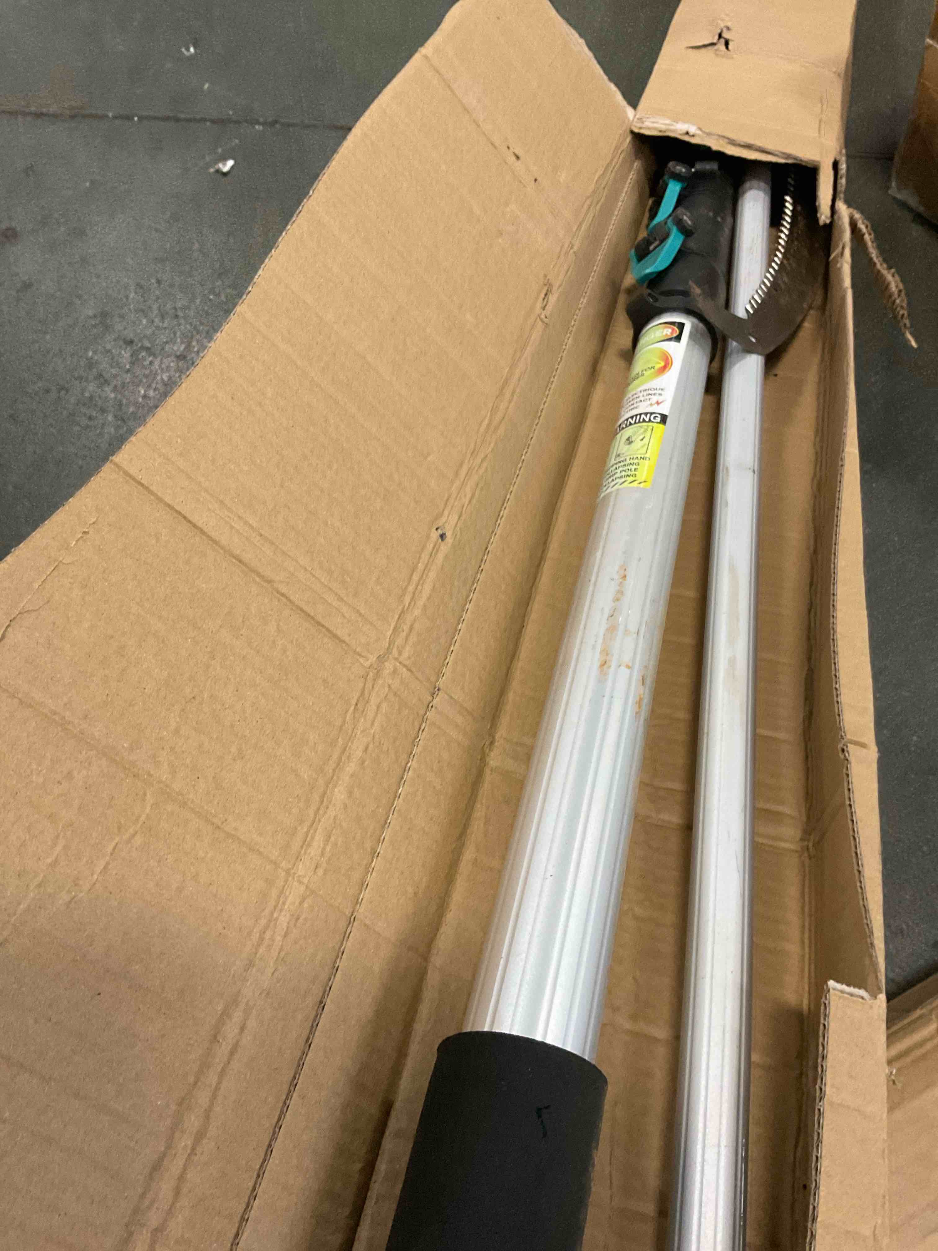https://s3.amazonaws.com/lotting-images-prod/bidfta/GRA1941728_1750347457757.jpeg