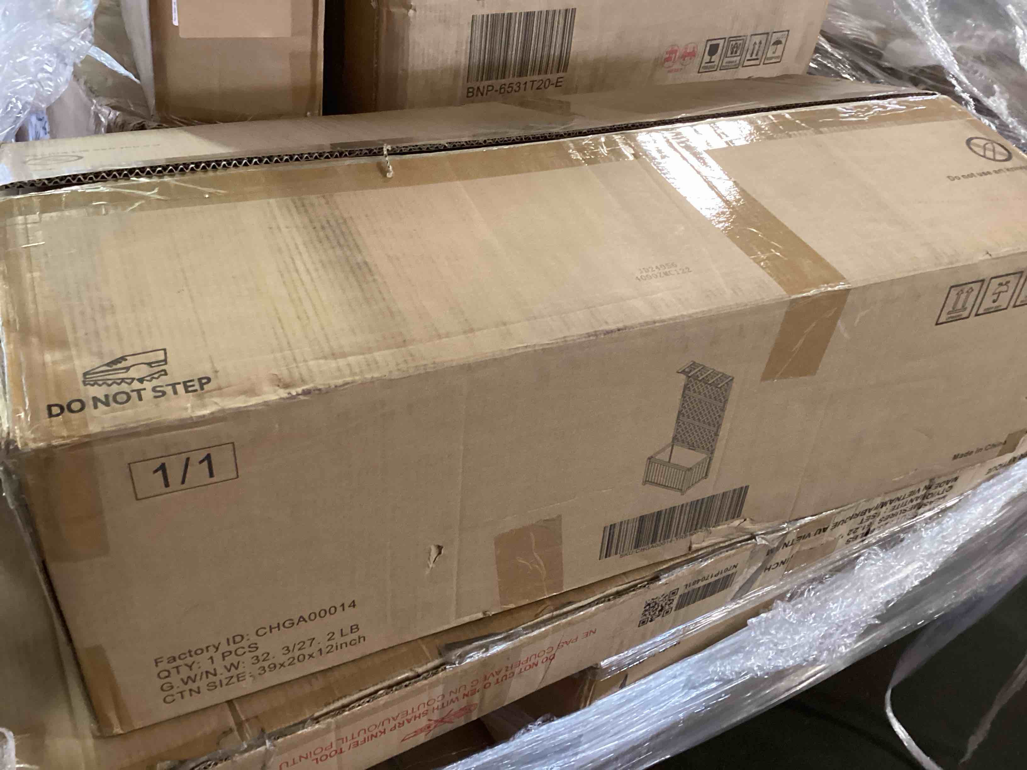 https://s3.amazonaws.com/lotting-images-prod/bidfta/GRA1941903_1750513416014.jpeg