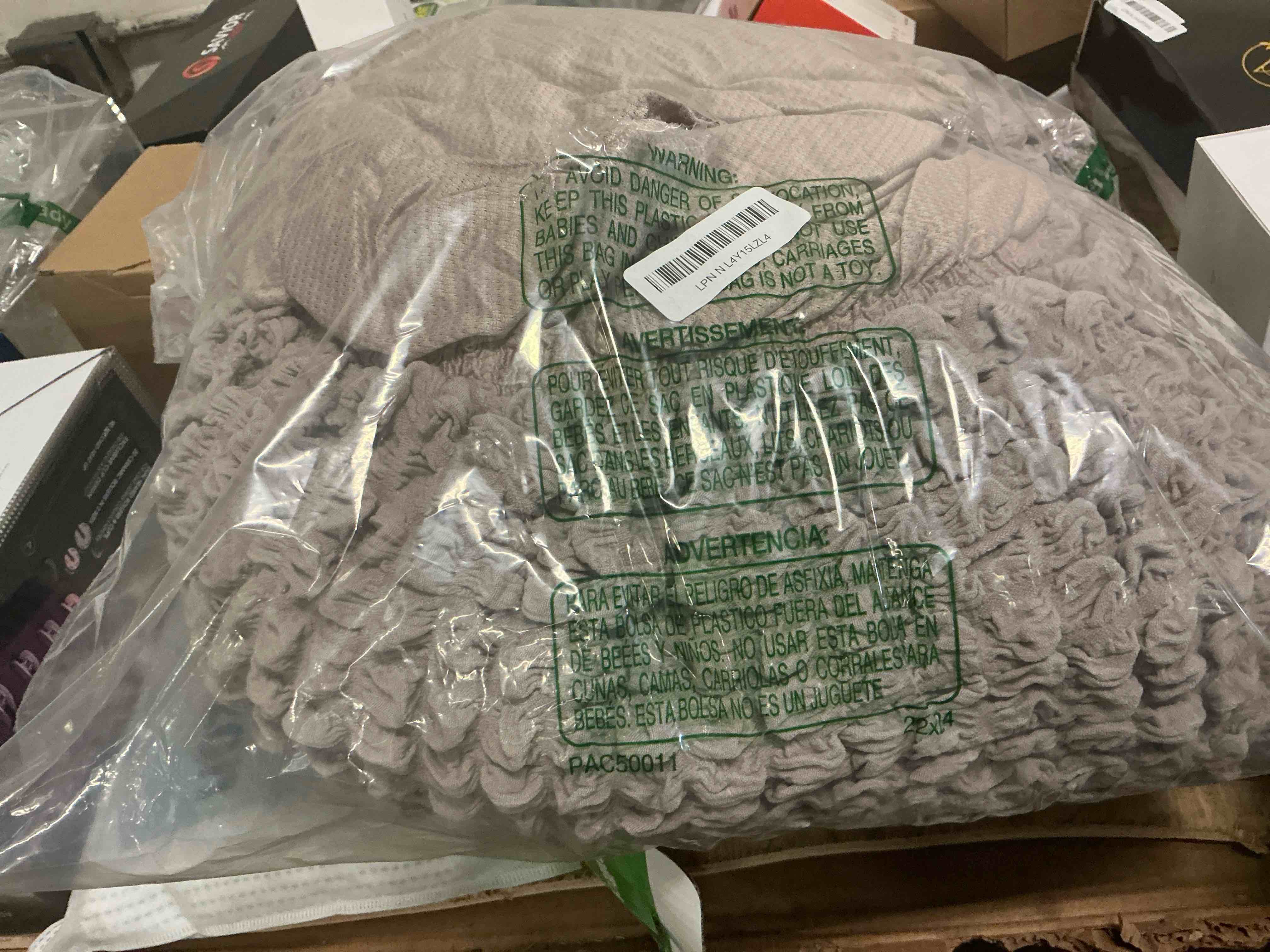 https://s3.amazonaws.com/lotting-images-prod/bidfta/GRA1957149_1745530572709.jpeg