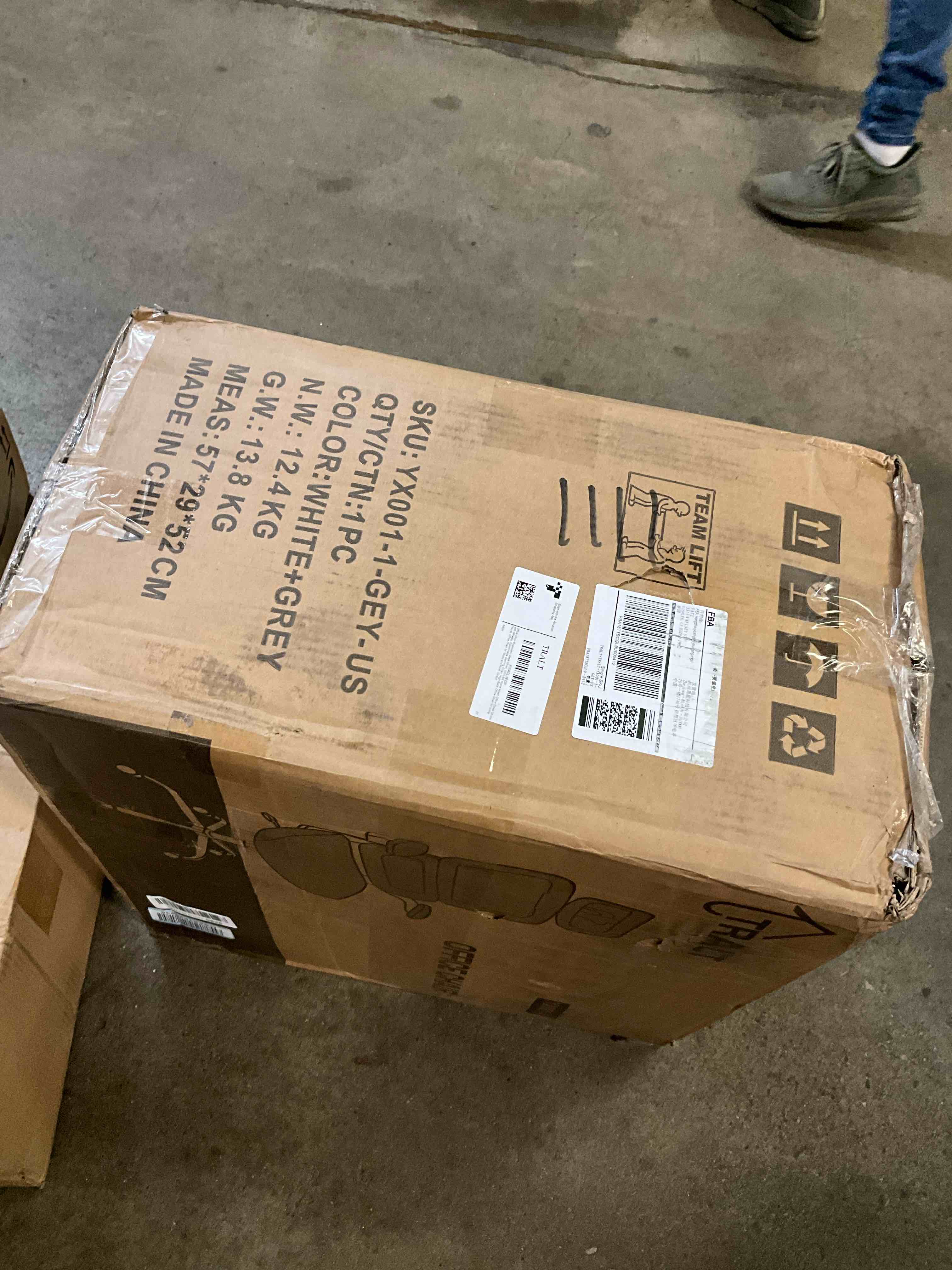 https://s3.amazonaws.com/lotting-images-prod/bidfta/GRA1957252_1745774227877.jpeg