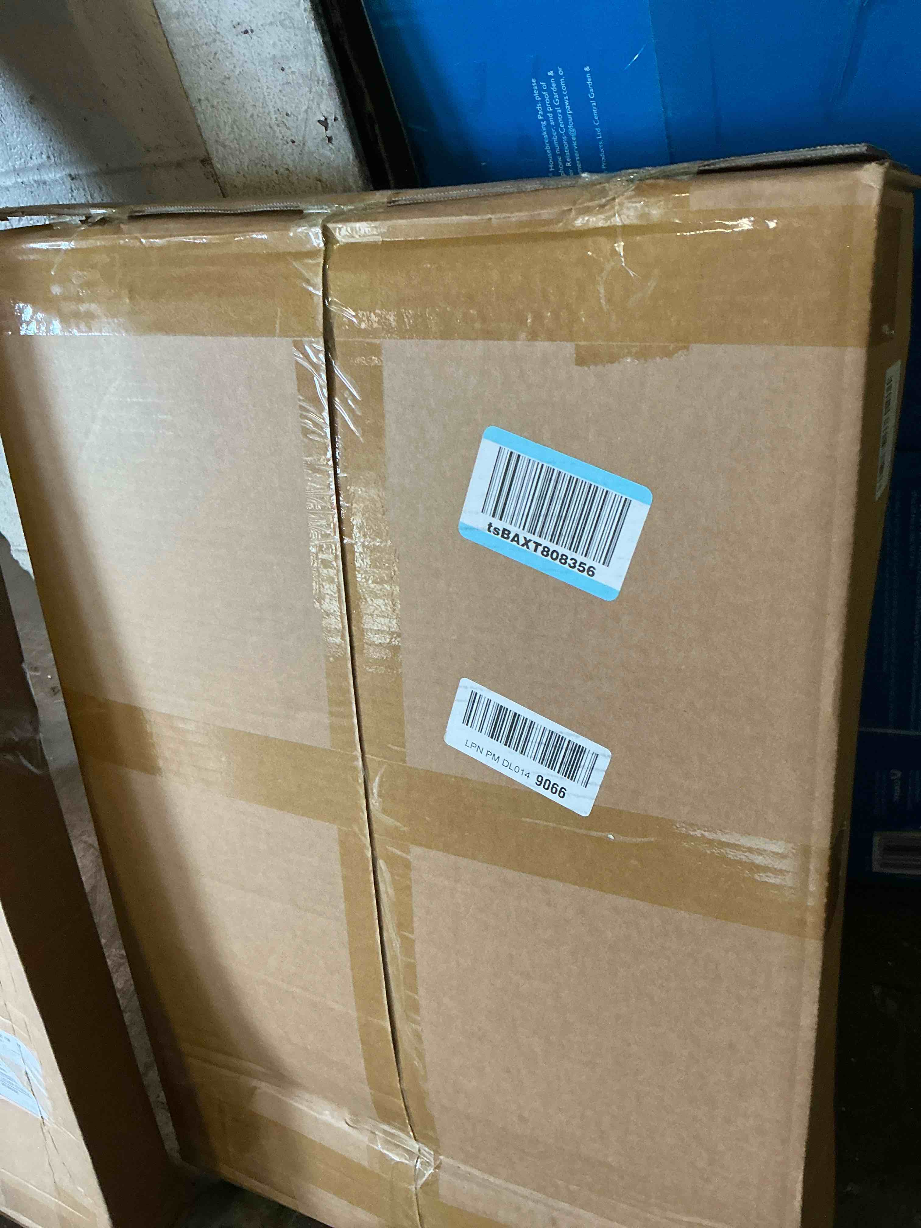 https://s3.amazonaws.com/lotting-images-prod/bidfta/GRA1957317_1746118744307.jpeg