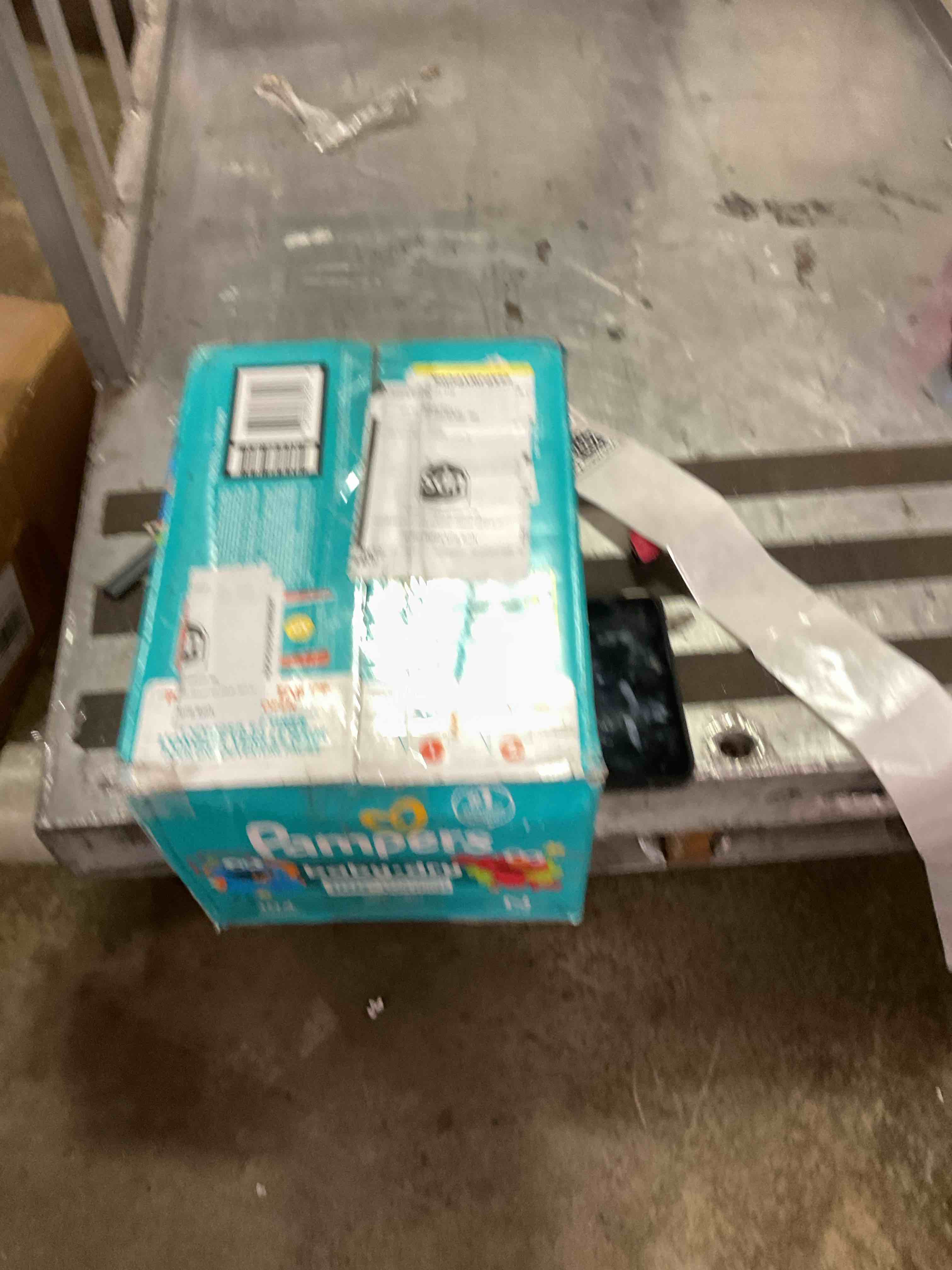 https://s3.amazonaws.com/lotting-images-prod/bidfta/GRA1957602_1747431217721.jpeg