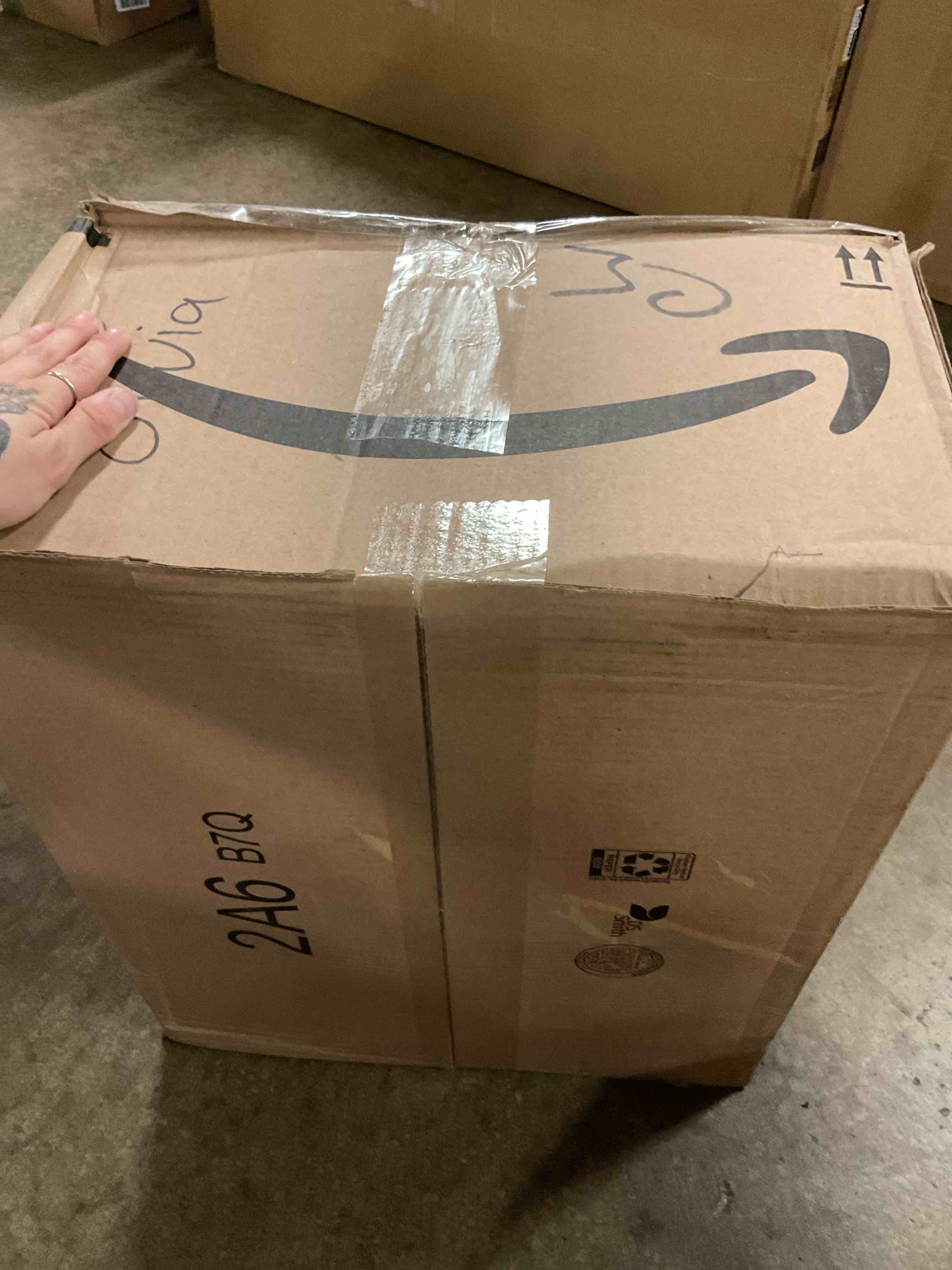 https://s3.amazonaws.com/lotting-images-prod/bidfta/GRA1957696_1747409767135.jpeg