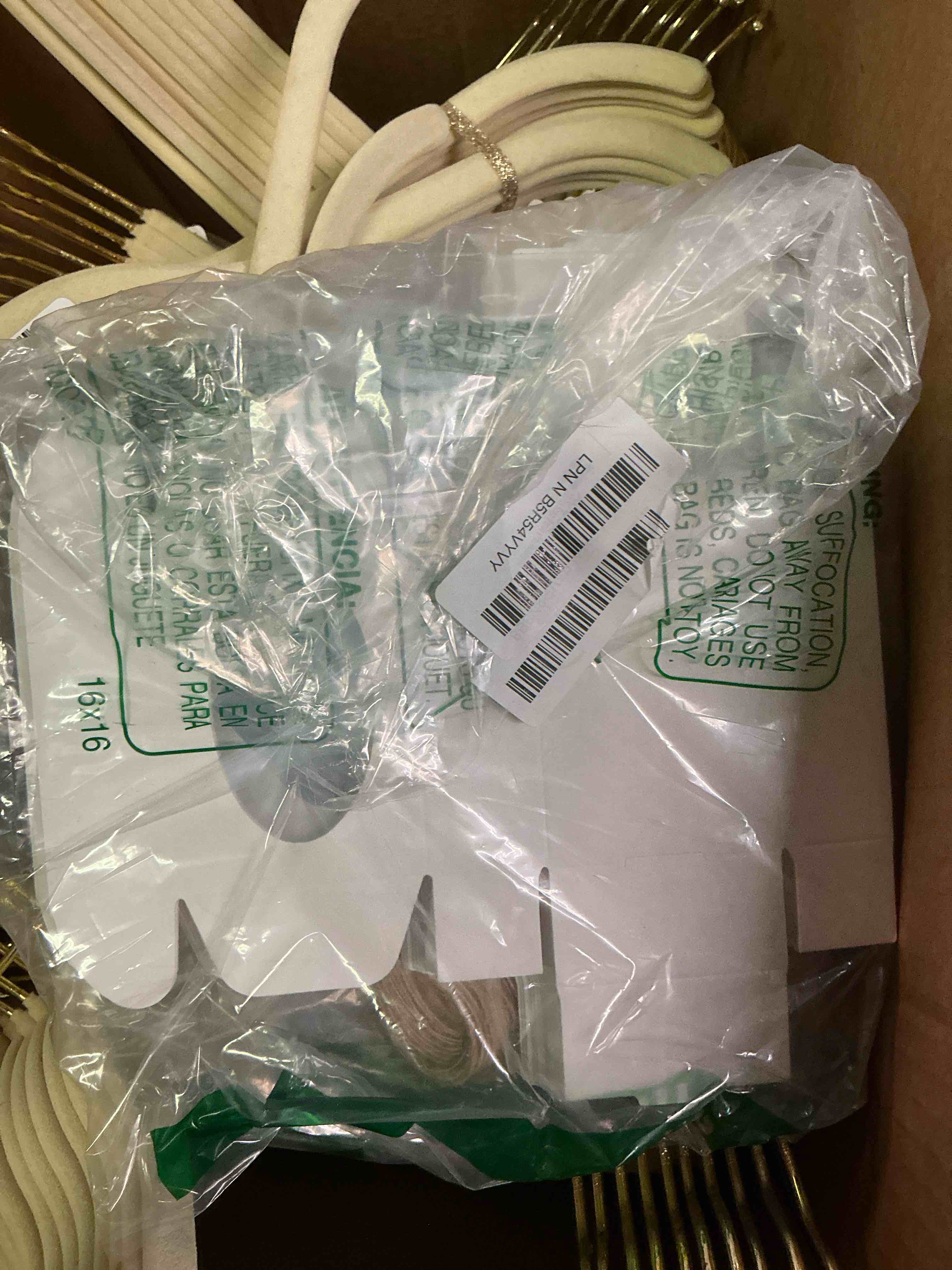 https://s3.amazonaws.com/lotting-images-prod/bidfta/GRA1958053_1748215153550.jpeg