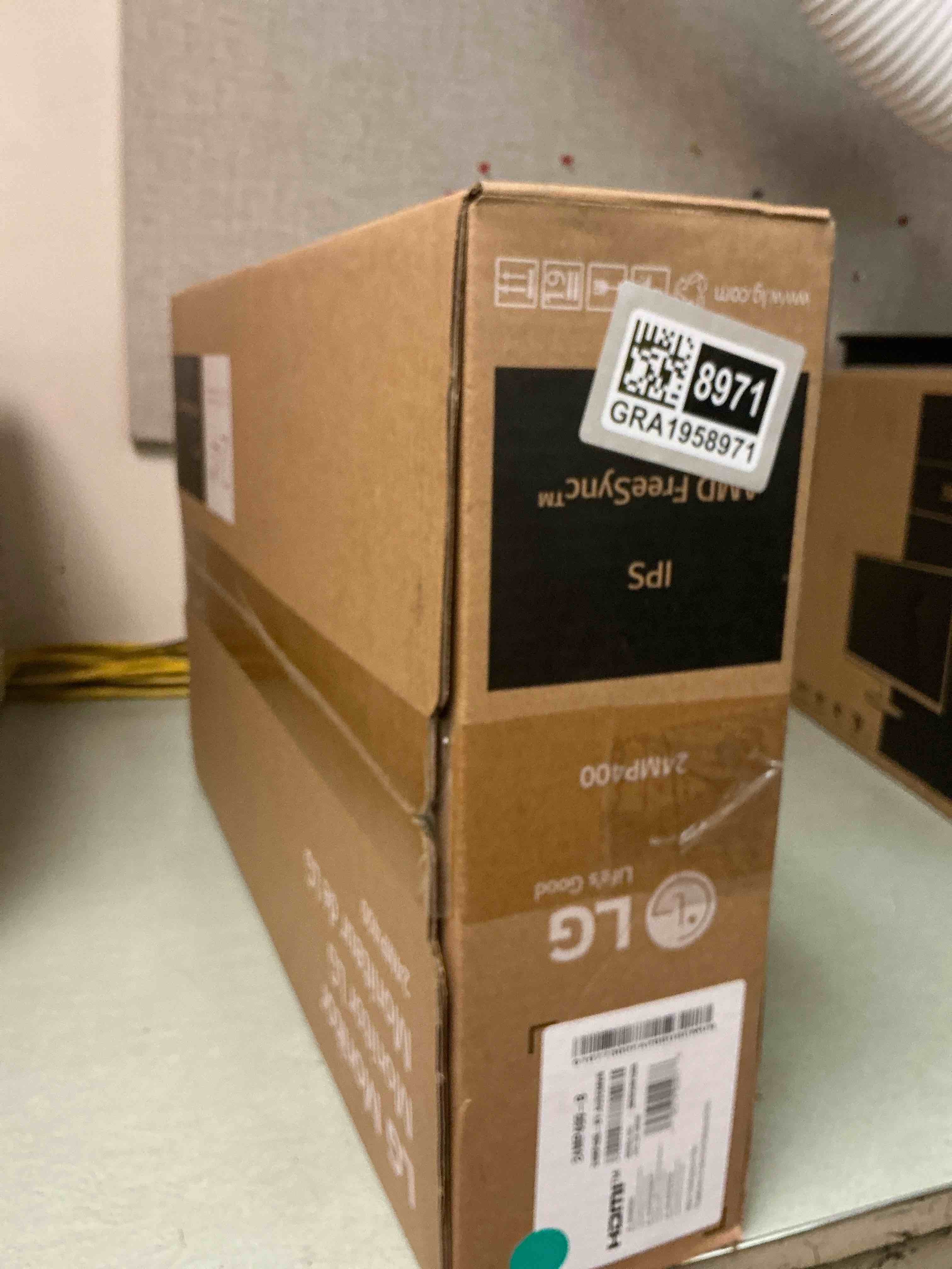 https://s3.amazonaws.com/lotting-images-prod/bidfta/GRA1958971_1751997617190.jpeg