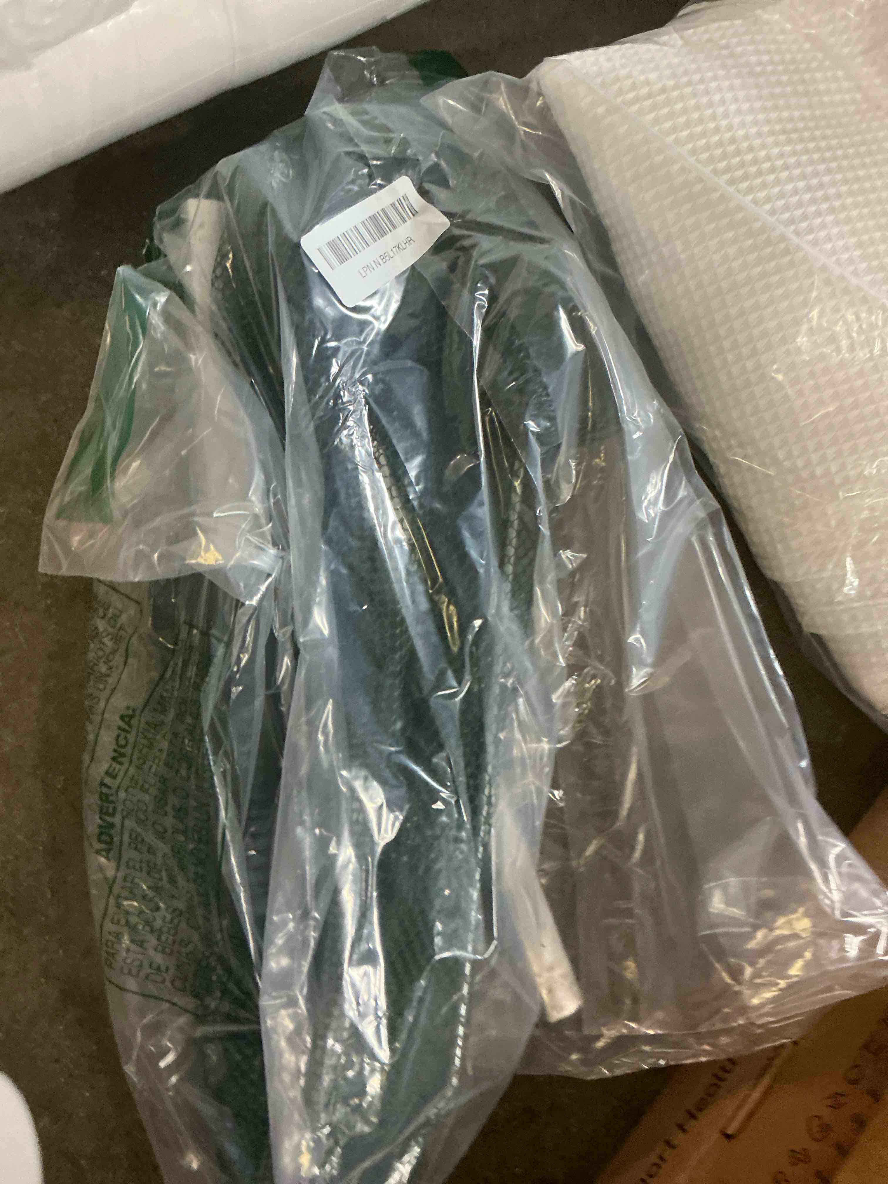 https://s3.amazonaws.com/lotting-images-prod/bidfta/GRA1959354_1752874576611.jpeg