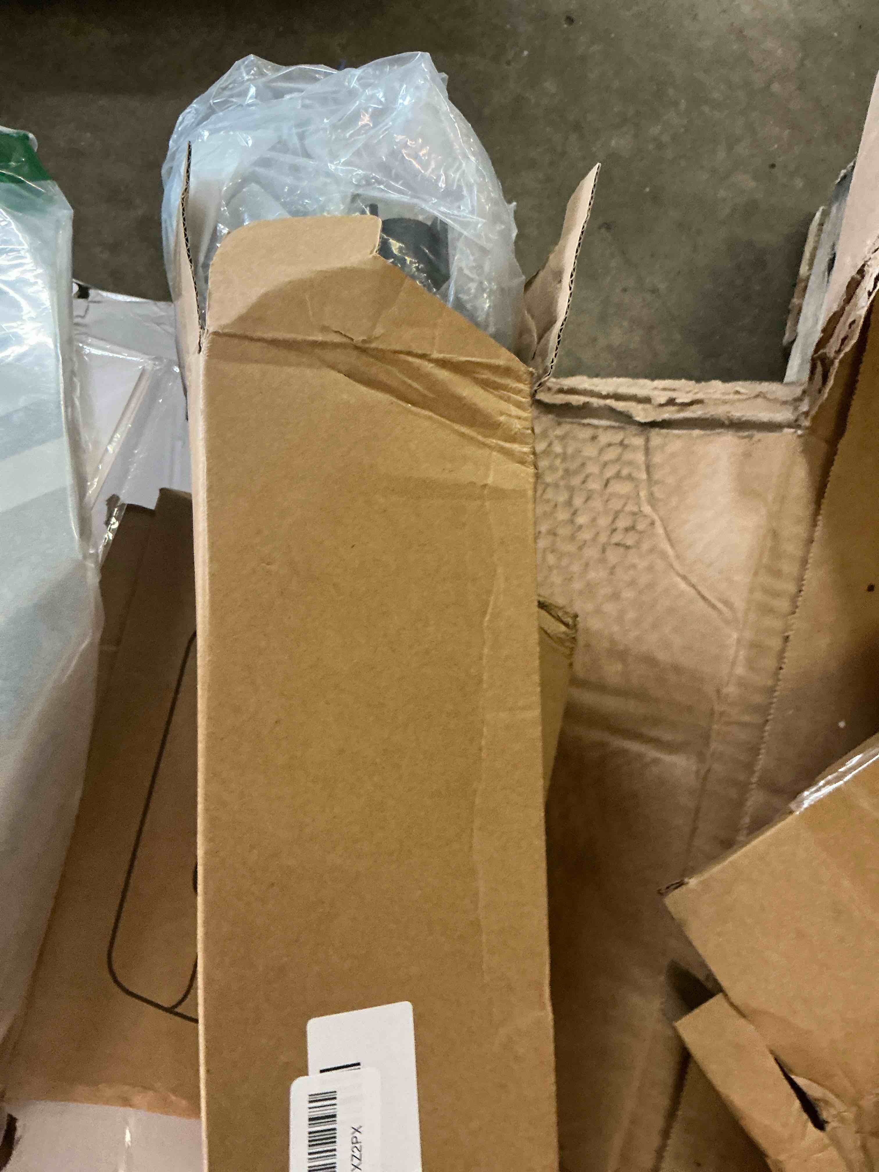 https://s3.amazonaws.com/lotting-images-prod/bidfta/GRA1959454_1752877235016.jpeg