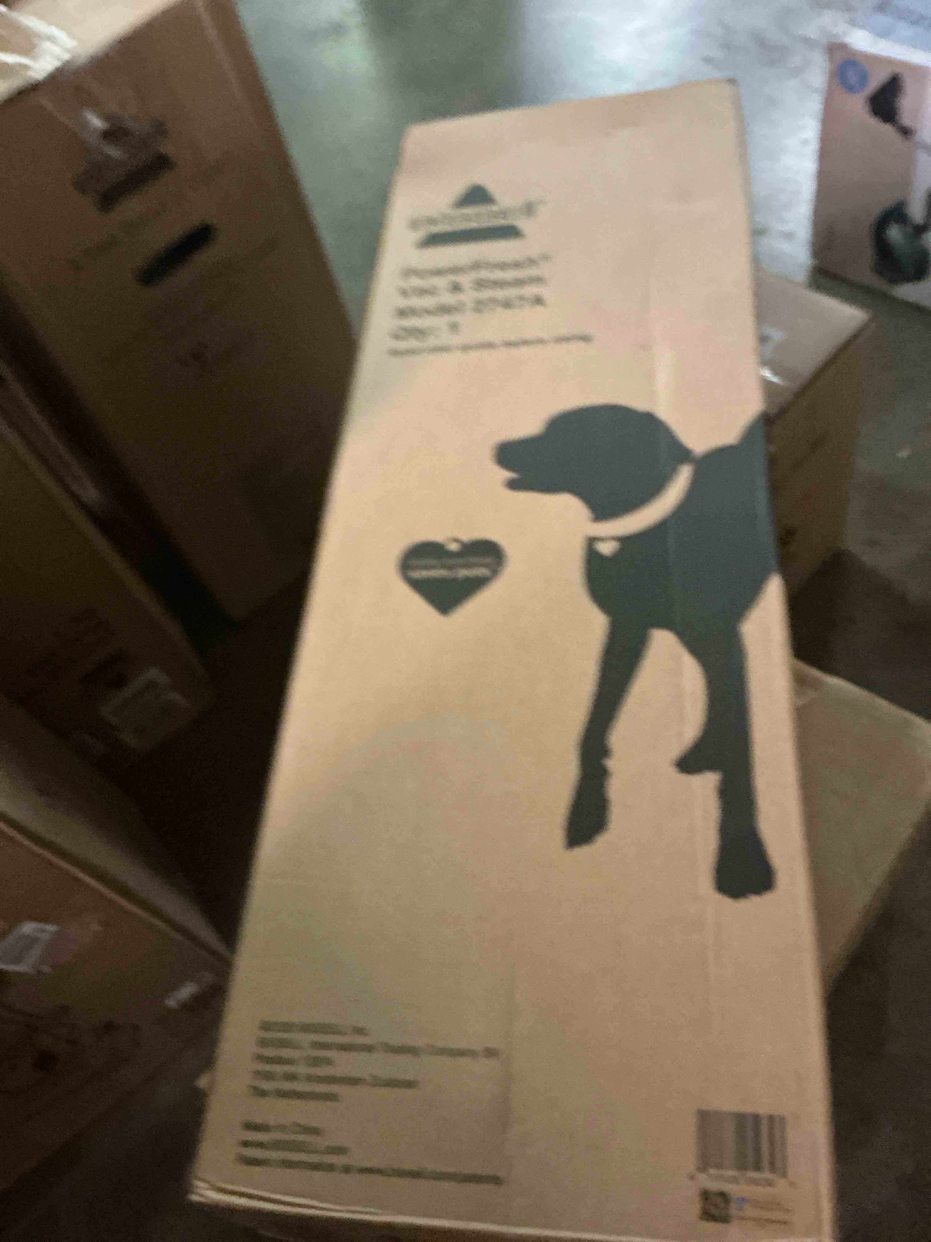 https://s3.amazonaws.com/lotting-images-prod/bidfta/GRA1959628_1753329302189.jpeg