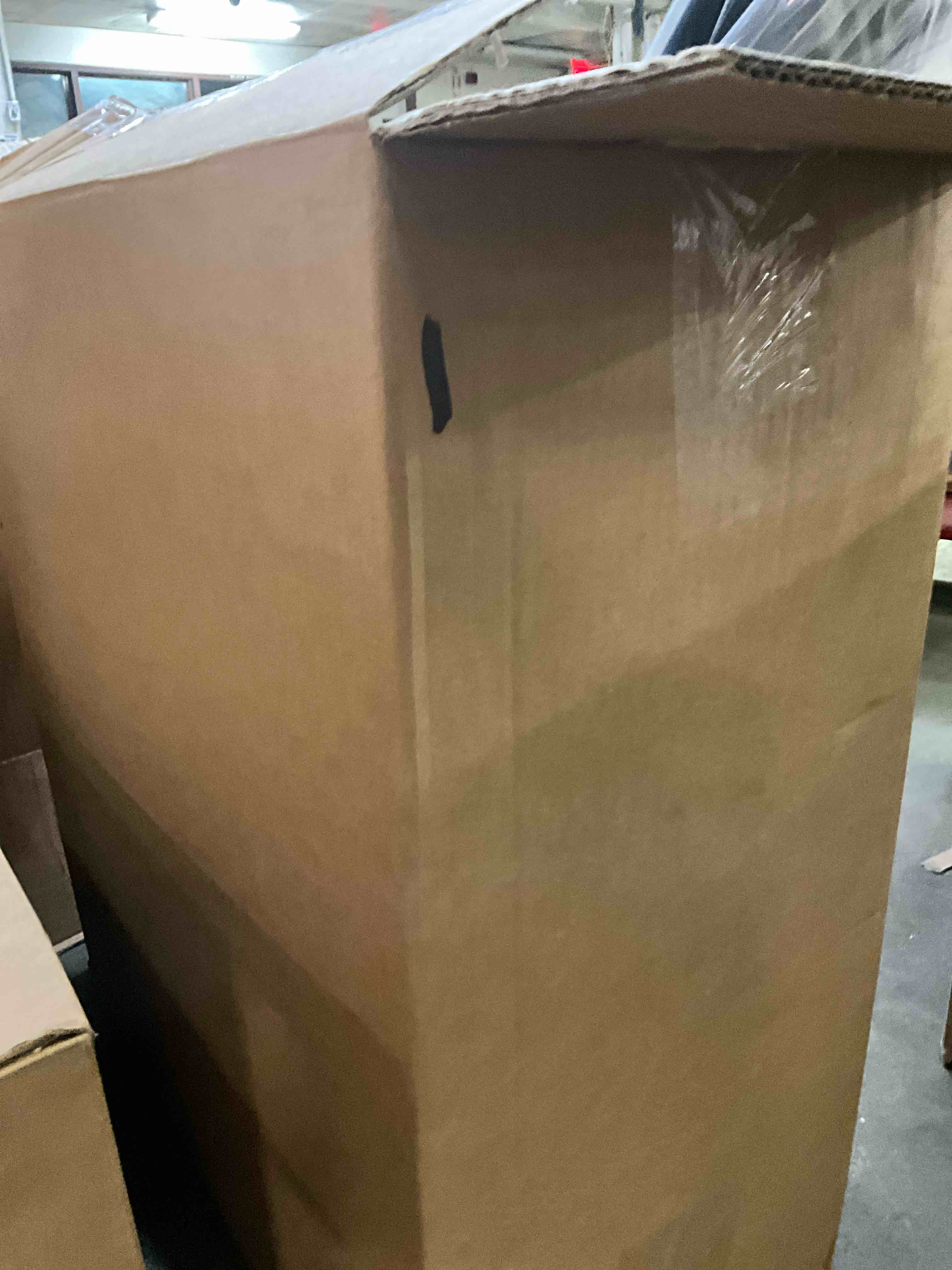 https://s3.amazonaws.com/lotting-images-prod/bidfta/GRA1959656_1753488284838.jpeg