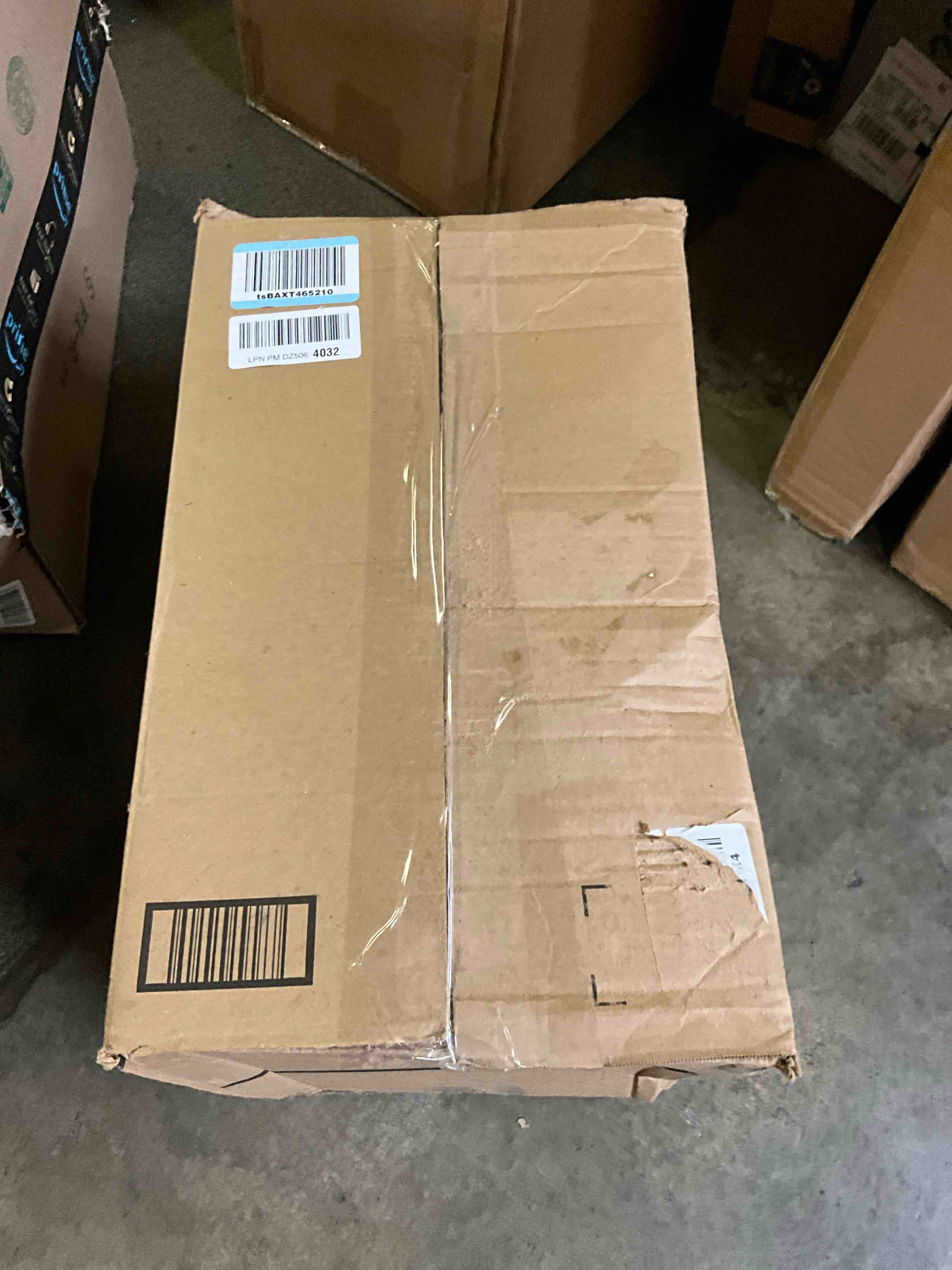 https://s3.amazonaws.com/lotting-images-prod/bidfta/GRA1959810_1753641633404.jpeg