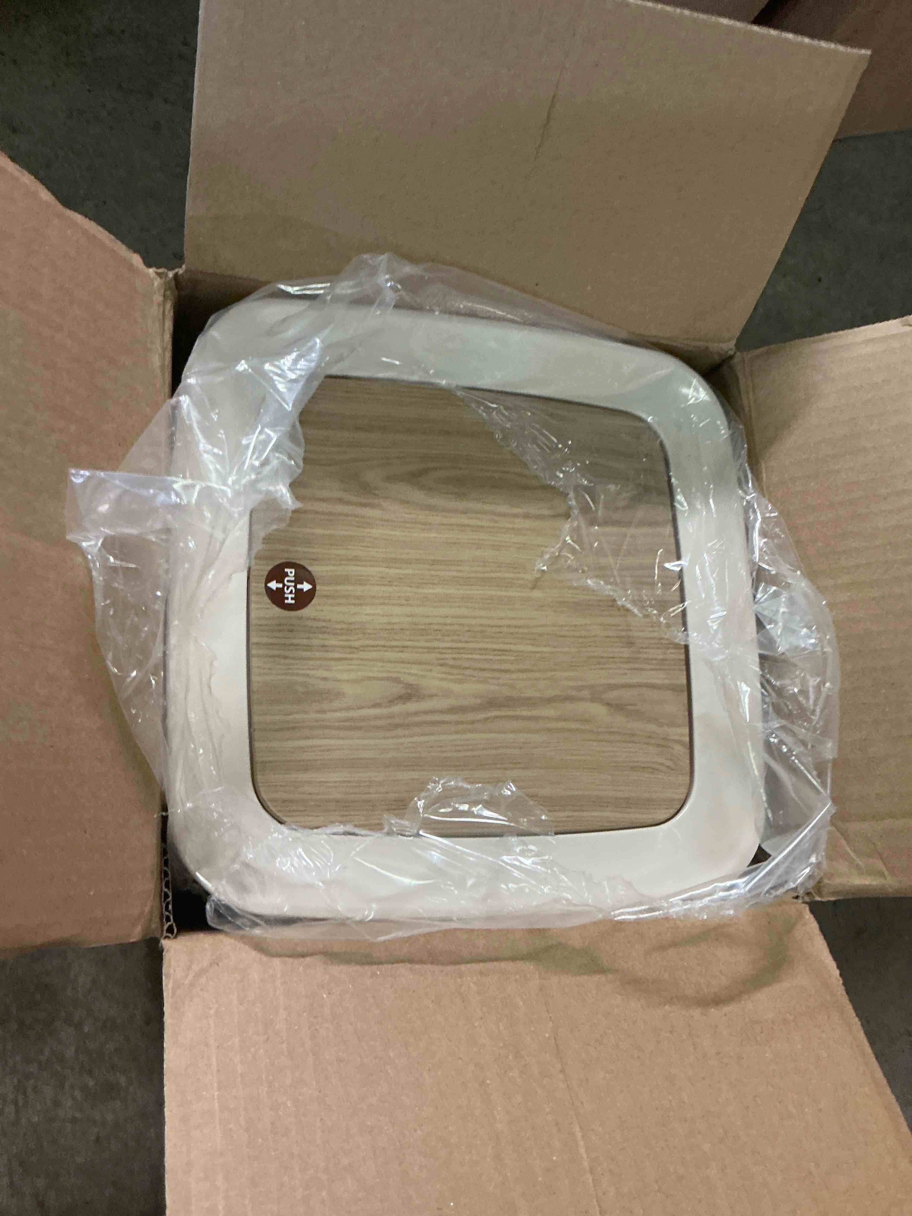 https://s3.amazonaws.com/lotting-images-prod/bidfta/GRA1959896_1753894196170.jpeg