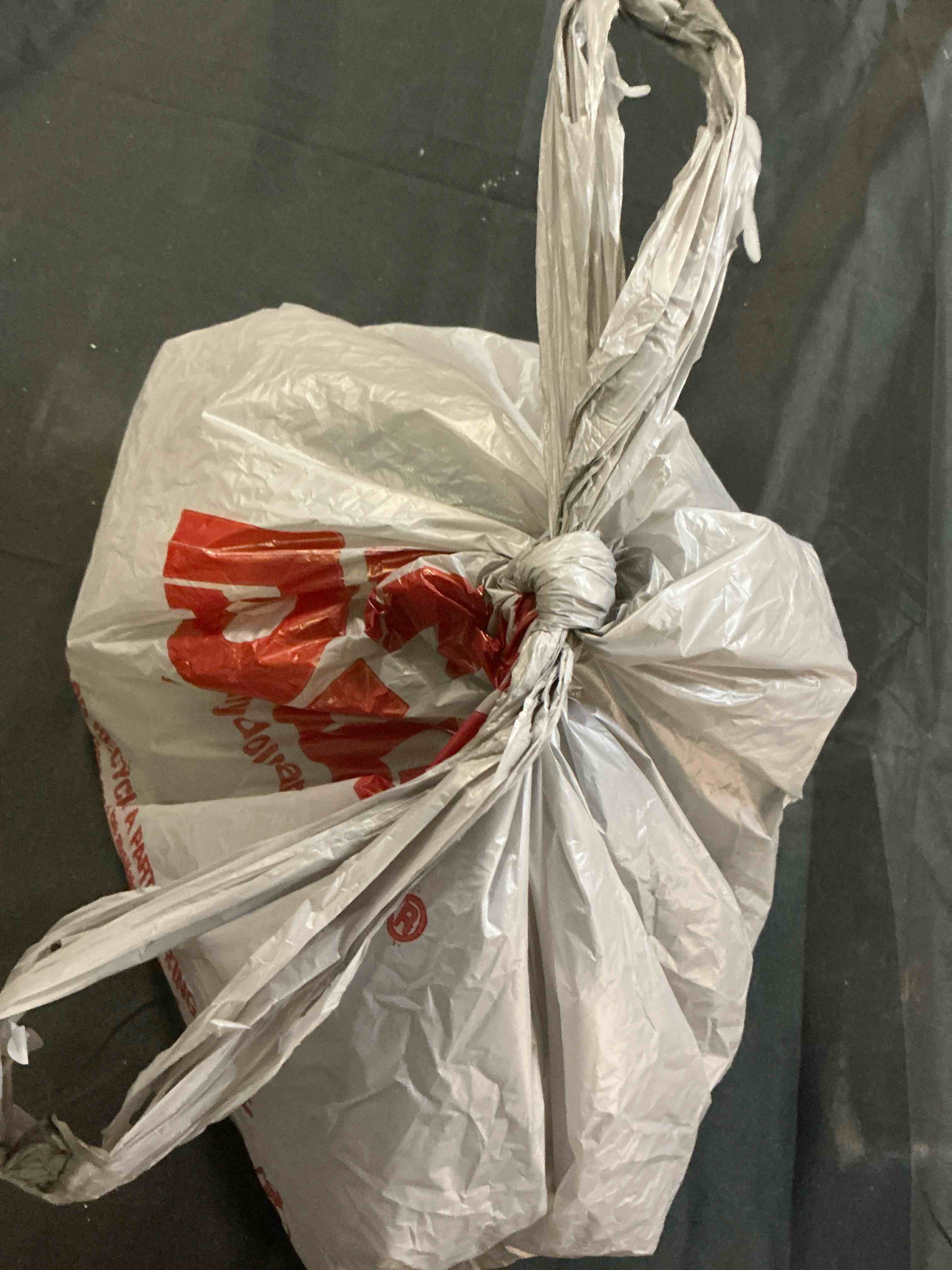 https://s3.amazonaws.com/lotting-images-prod/bidfta/GRA1959936_1753906902461.jpeg