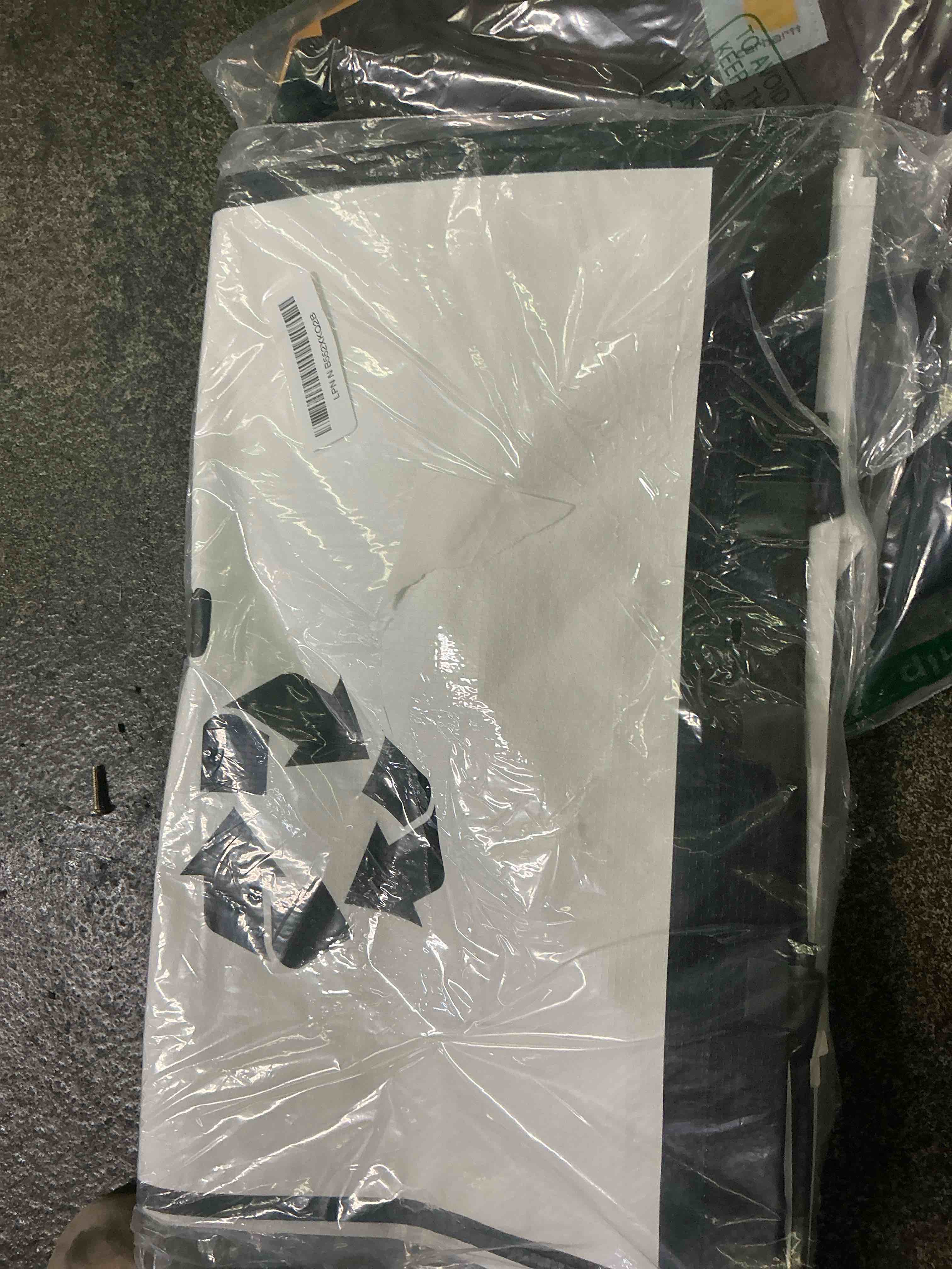 https://s3.amazonaws.com/lotting-images-prod/bidfta/GRA1959941_1753912248892.jpeg