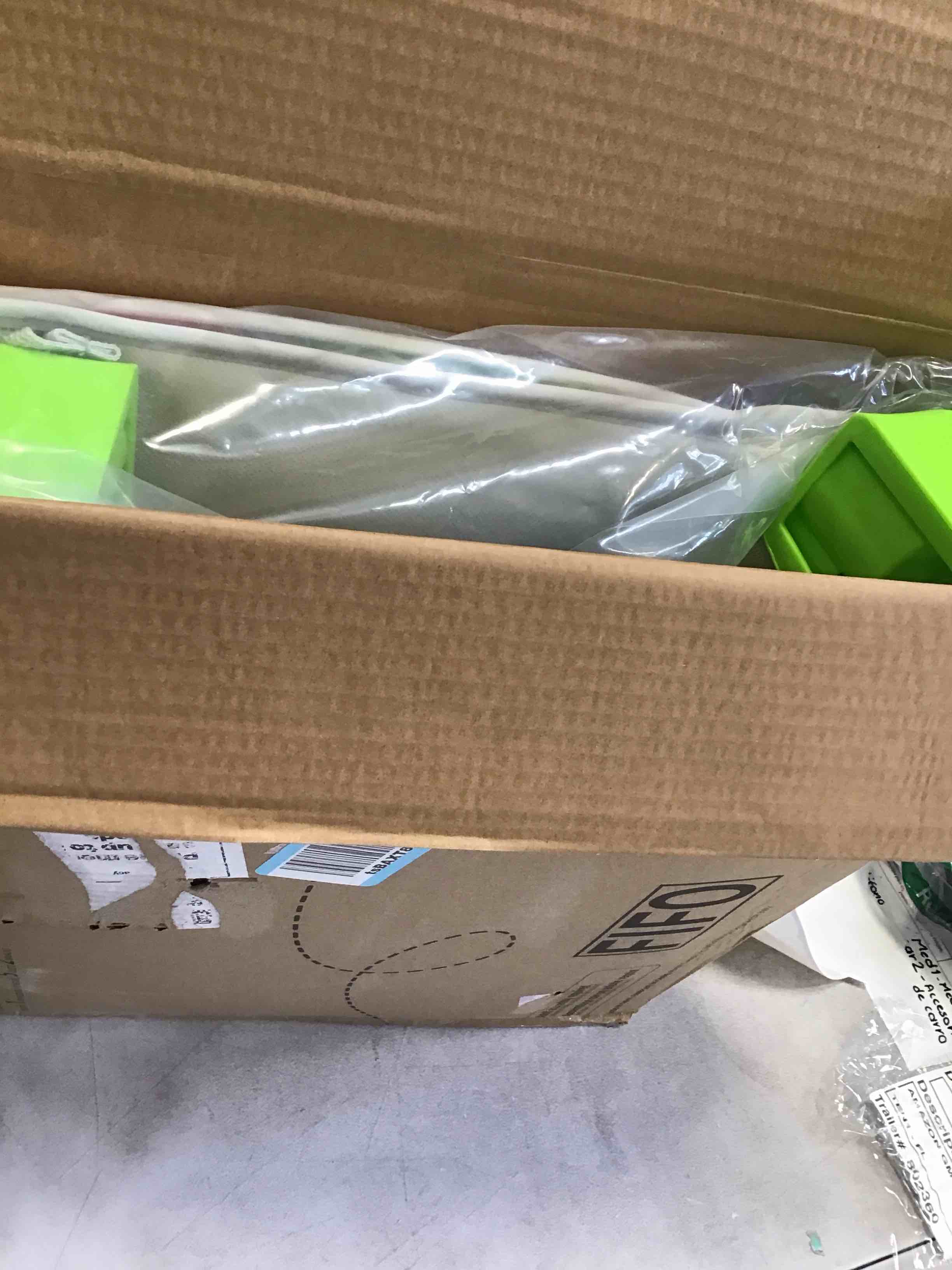 https://s3.amazonaws.com/lotting-images-prod/bidfta/GRA1960247_1738008967227.jpeg
