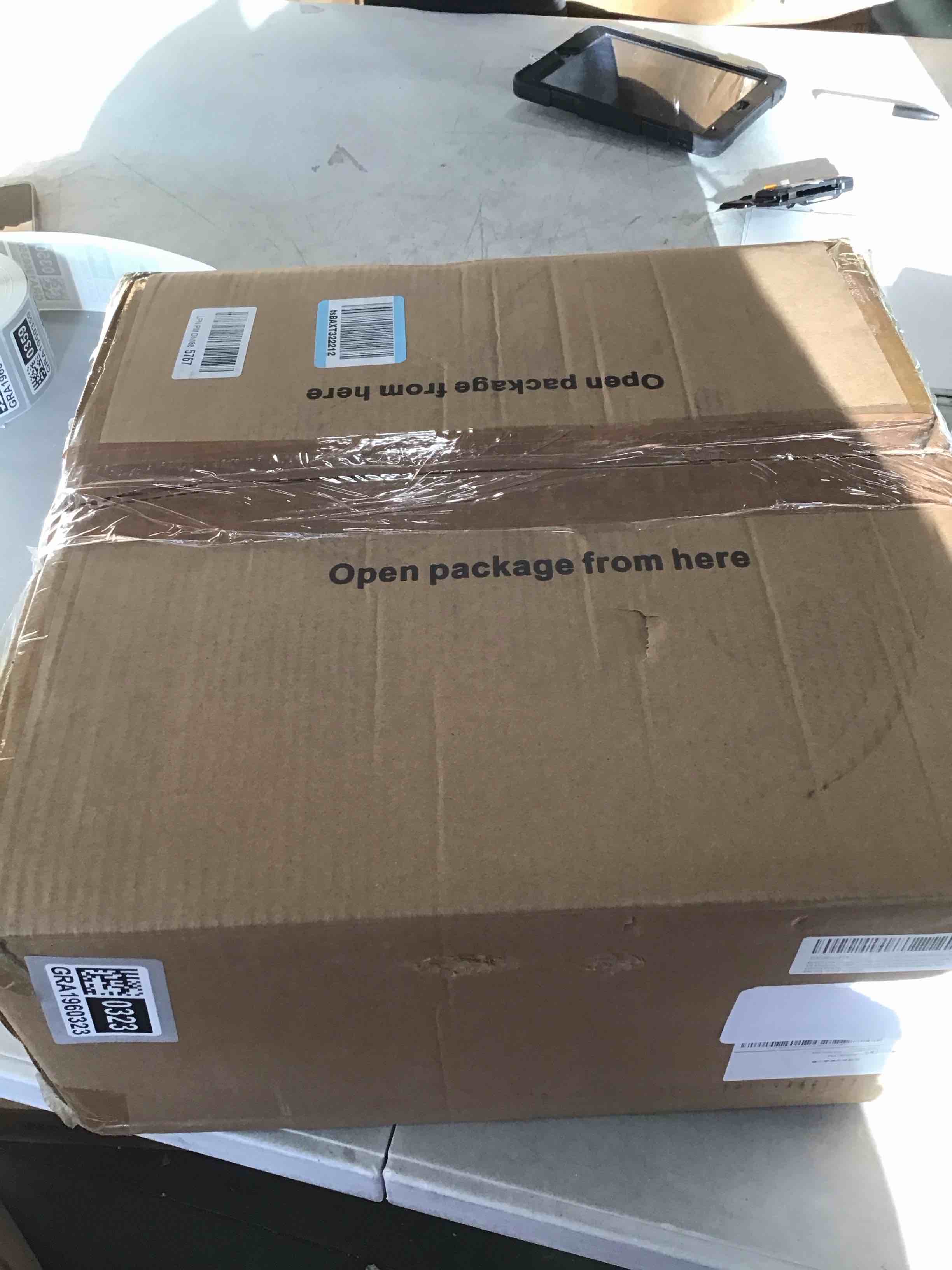 https://s3.amazonaws.com/lotting-images-prod/bidfta/GRA1960323_1738073973127.jpeg