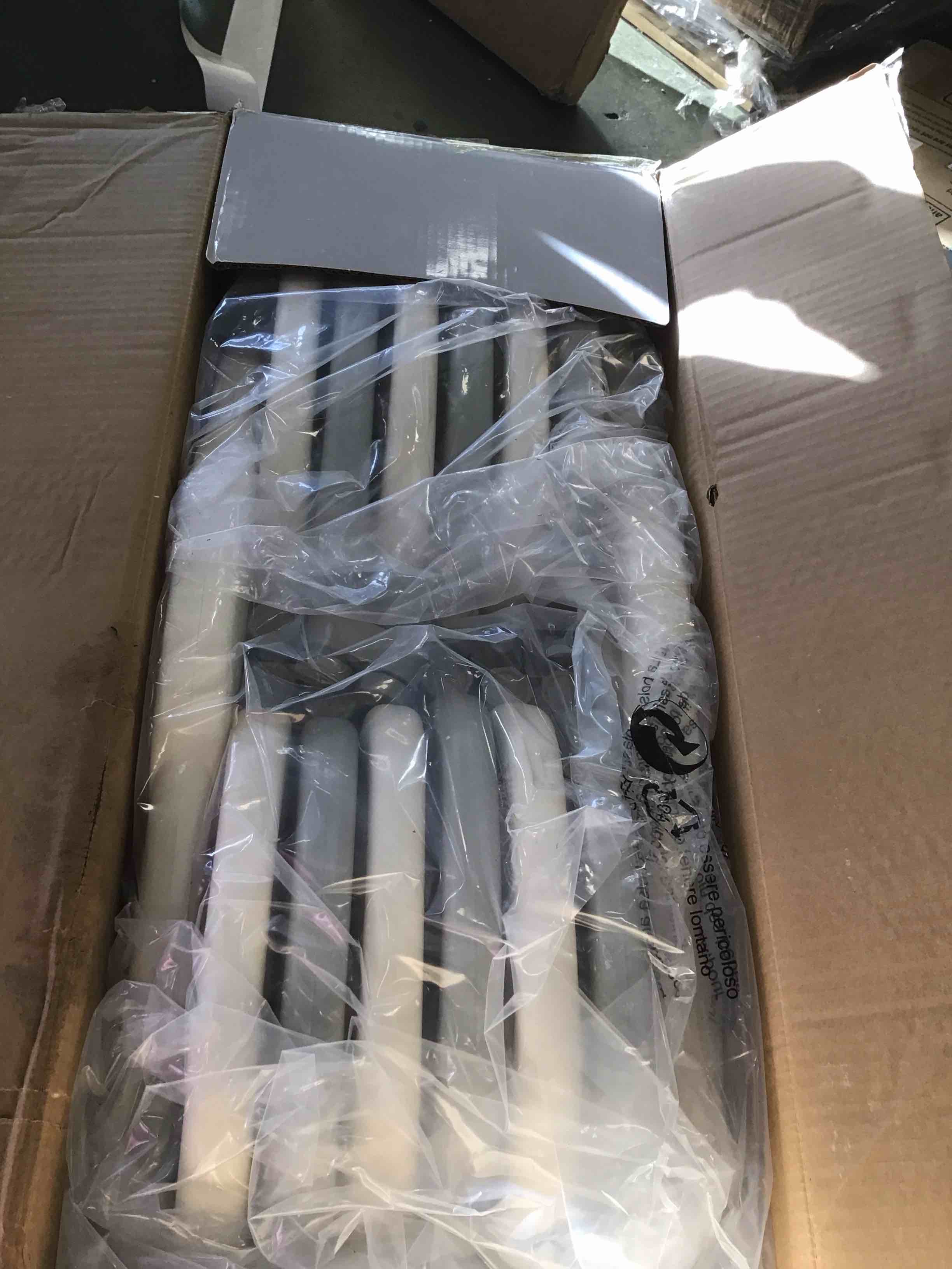 https://s3.amazonaws.com/lotting-images-prod/bidfta/GRA1960343_1738075679376.jpeg