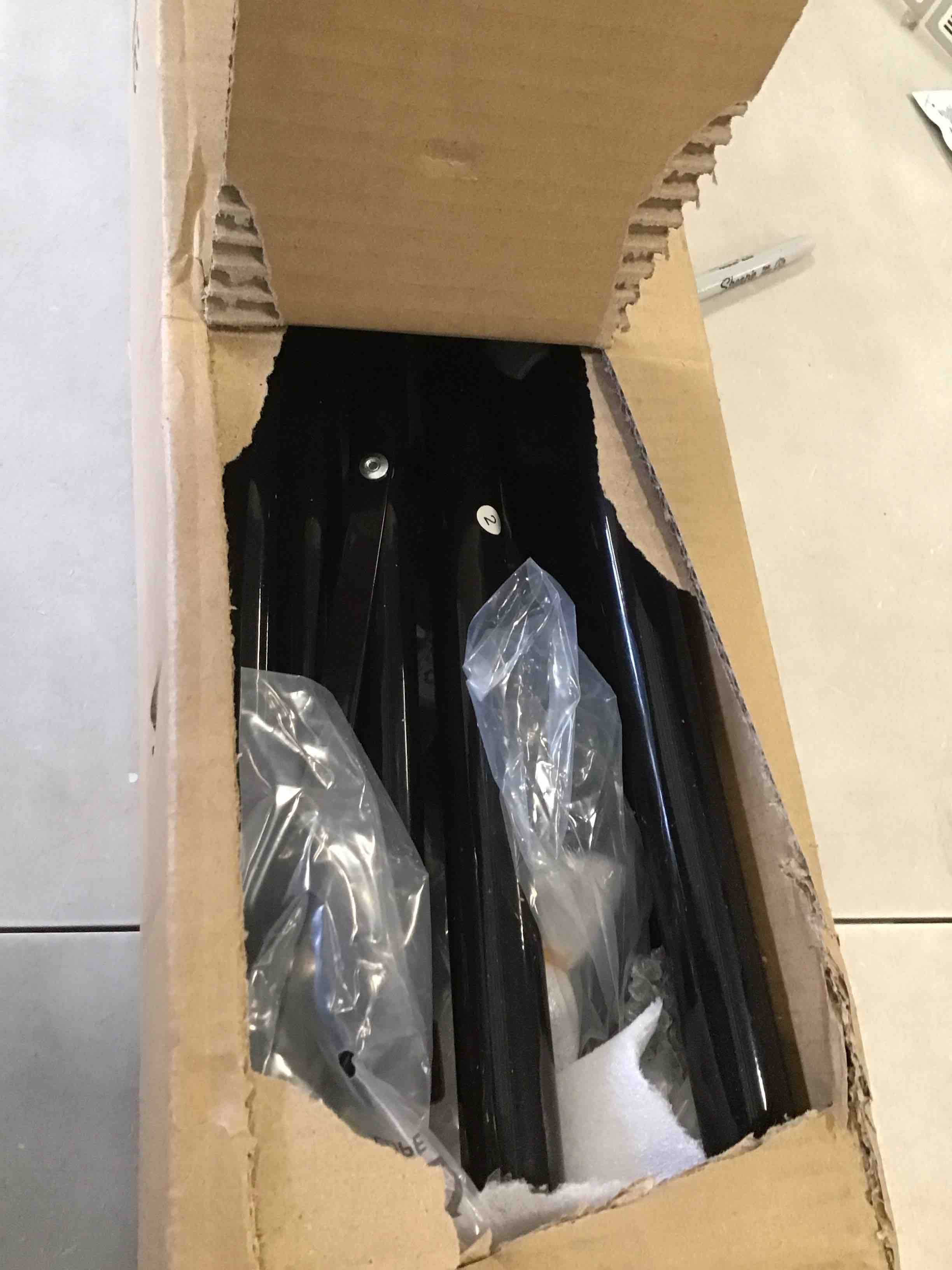 https://s3.amazonaws.com/lotting-images-prod/bidfta/GRA1960423_1738088645146.jpeg