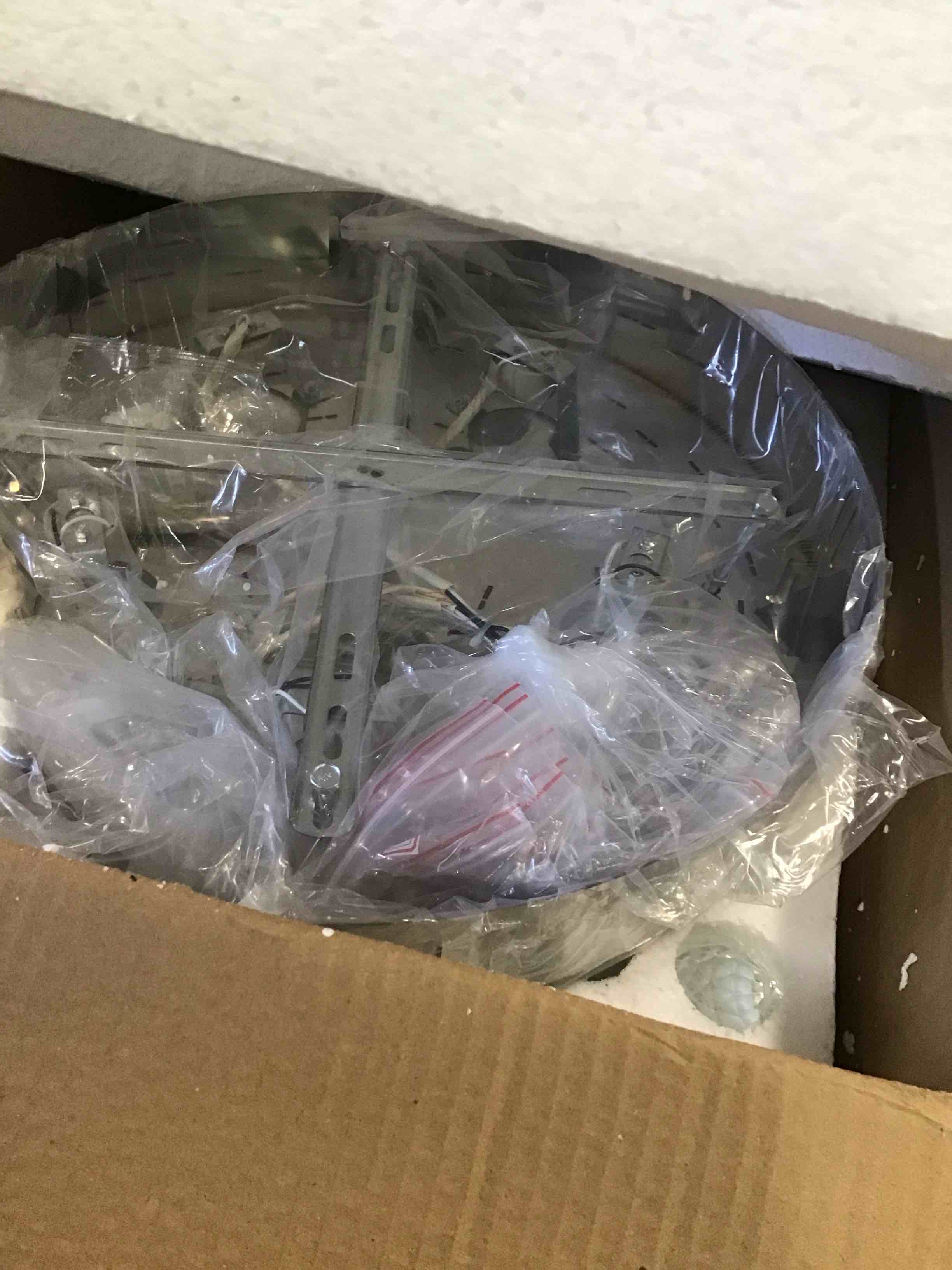 https://s3.amazonaws.com/lotting-images-prod/bidfta/GRA1960480_1738094267319.jpeg