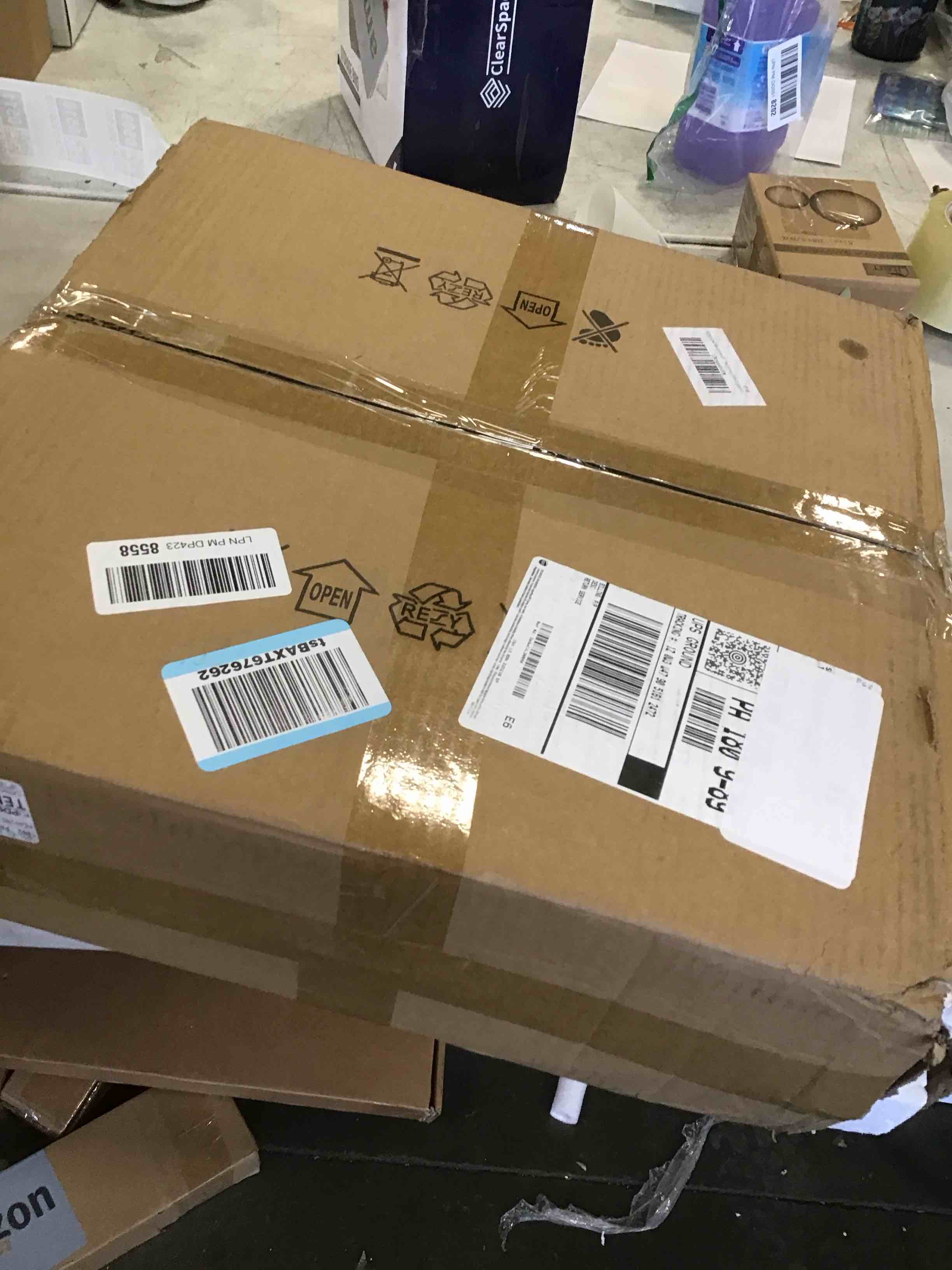 https://s3.amazonaws.com/lotting-images-prod/bidfta/GRA1960480_1738094304125.jpeg